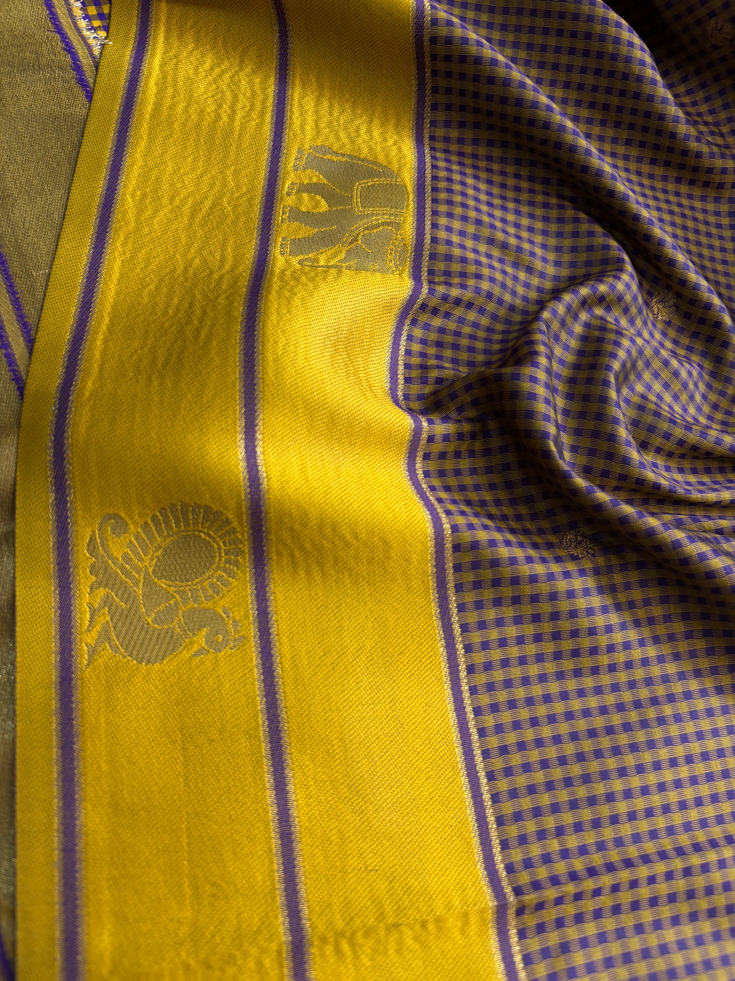 NYD136 (2D) : Purple-yellow