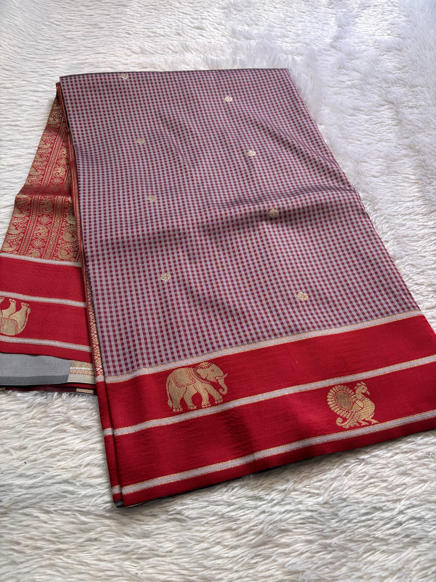 NYD136 (2D) : White-red