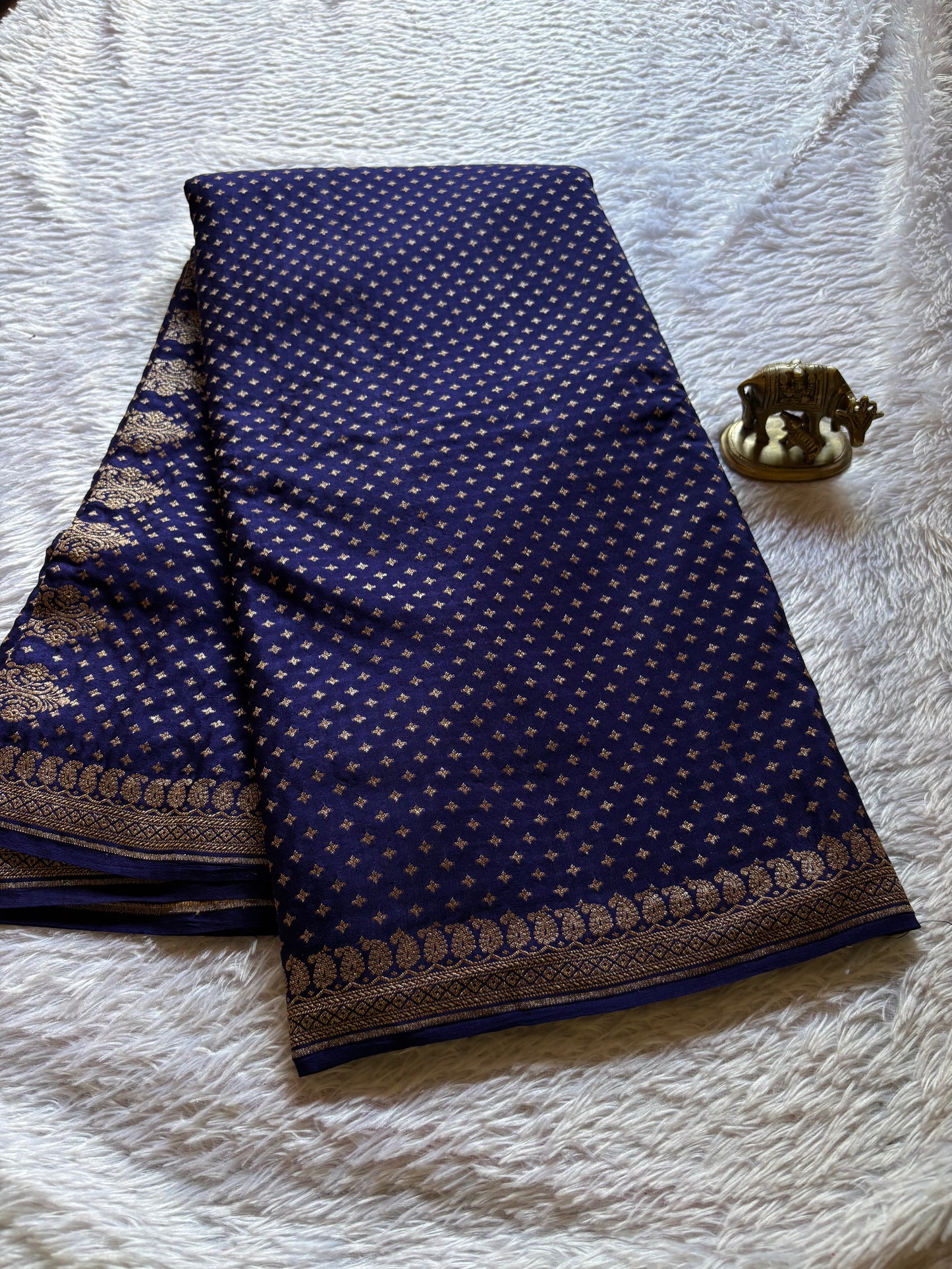 Mahiya : Solid Navy blue