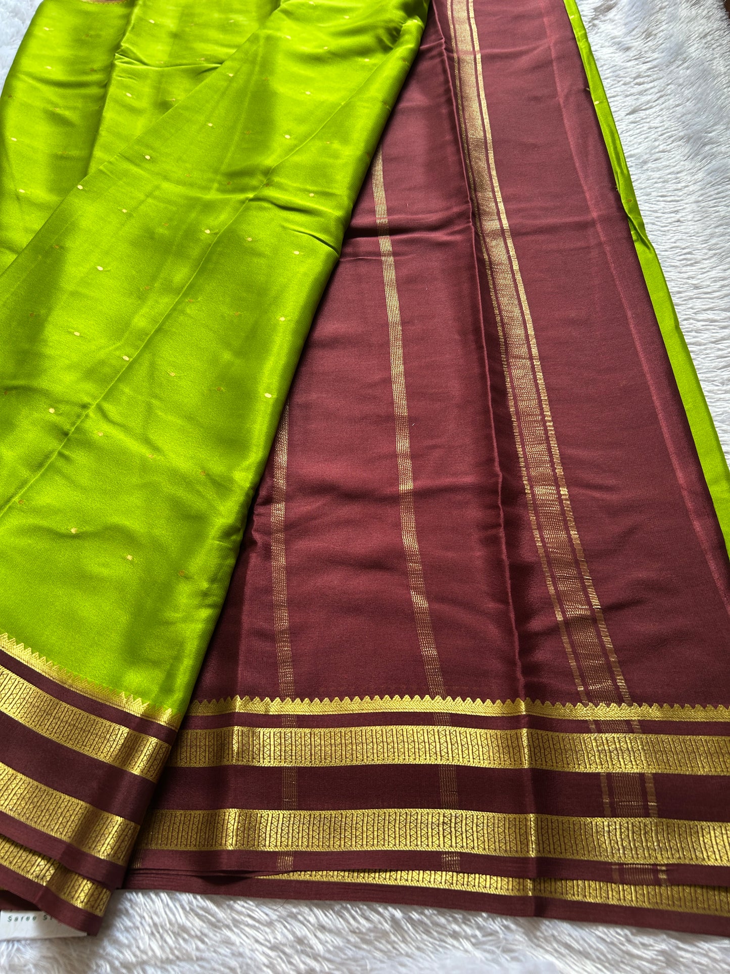 Roopini (2D) : Parrot green-chocolate brown
