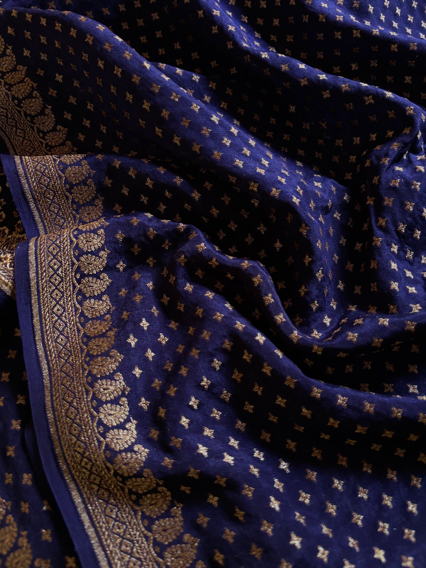 Mahiya : Solid Navy blue