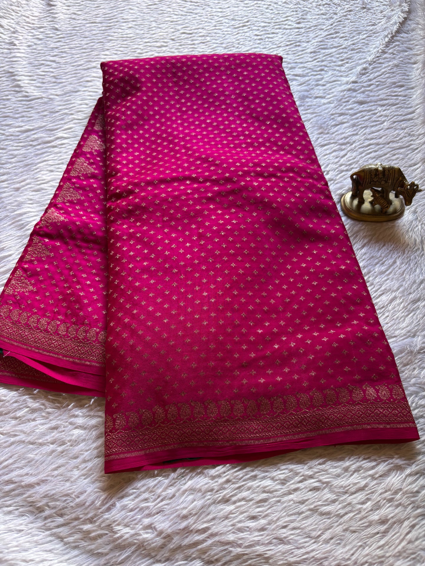 Mahiya : Solid Rani pink