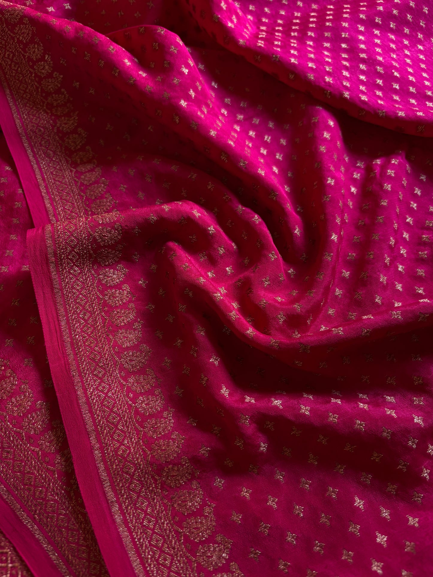 Mahiya : Solid Rani pink