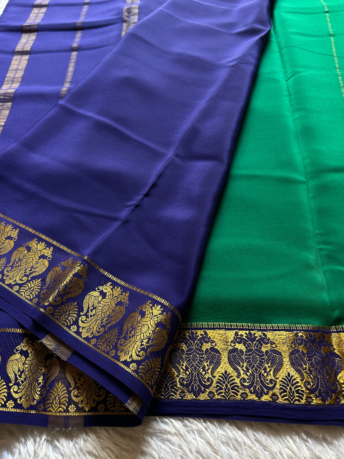 Veera (2D) : Leaf green-navy blue