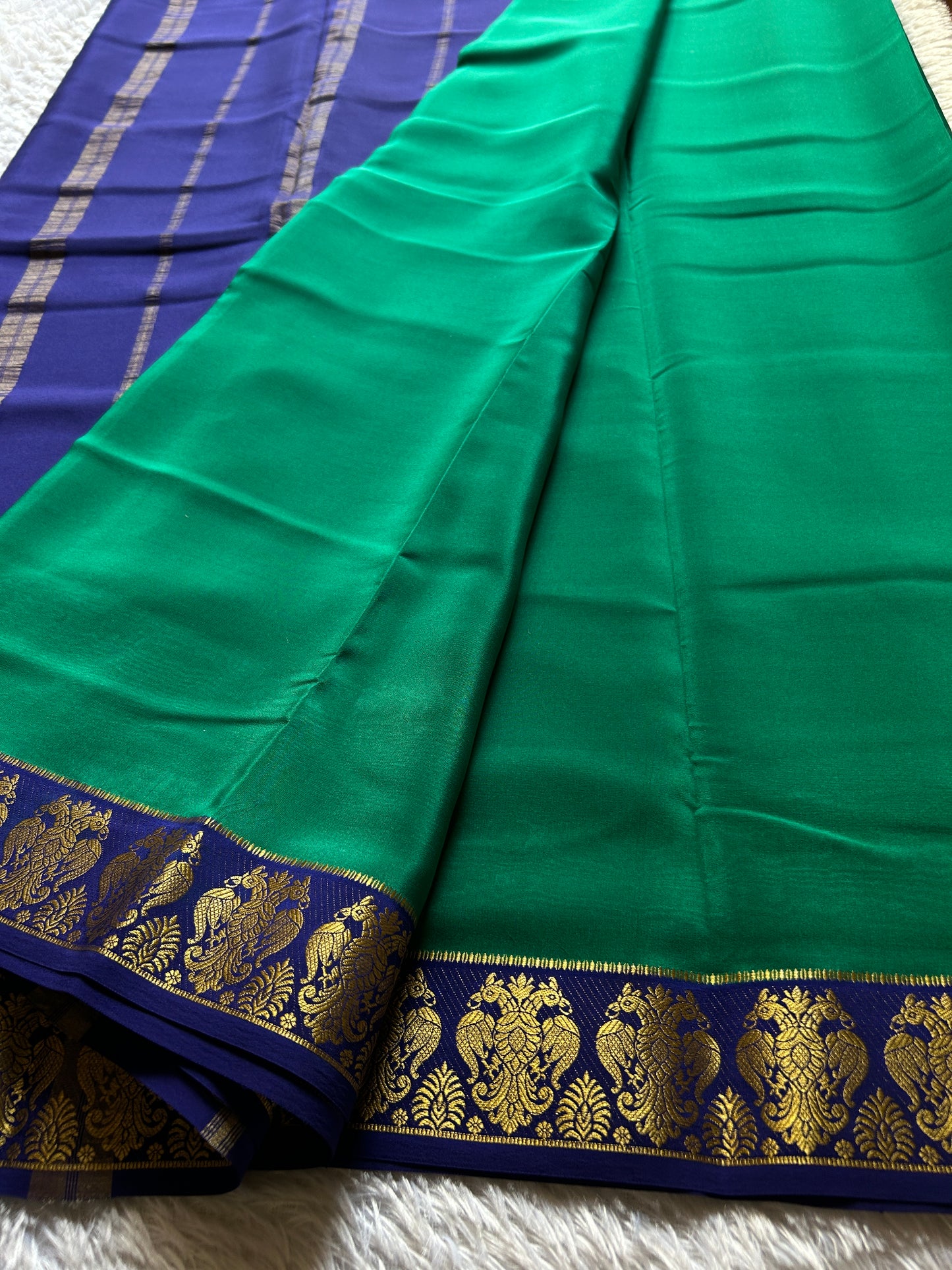 Veera (2D) : Leaf green-navy blue