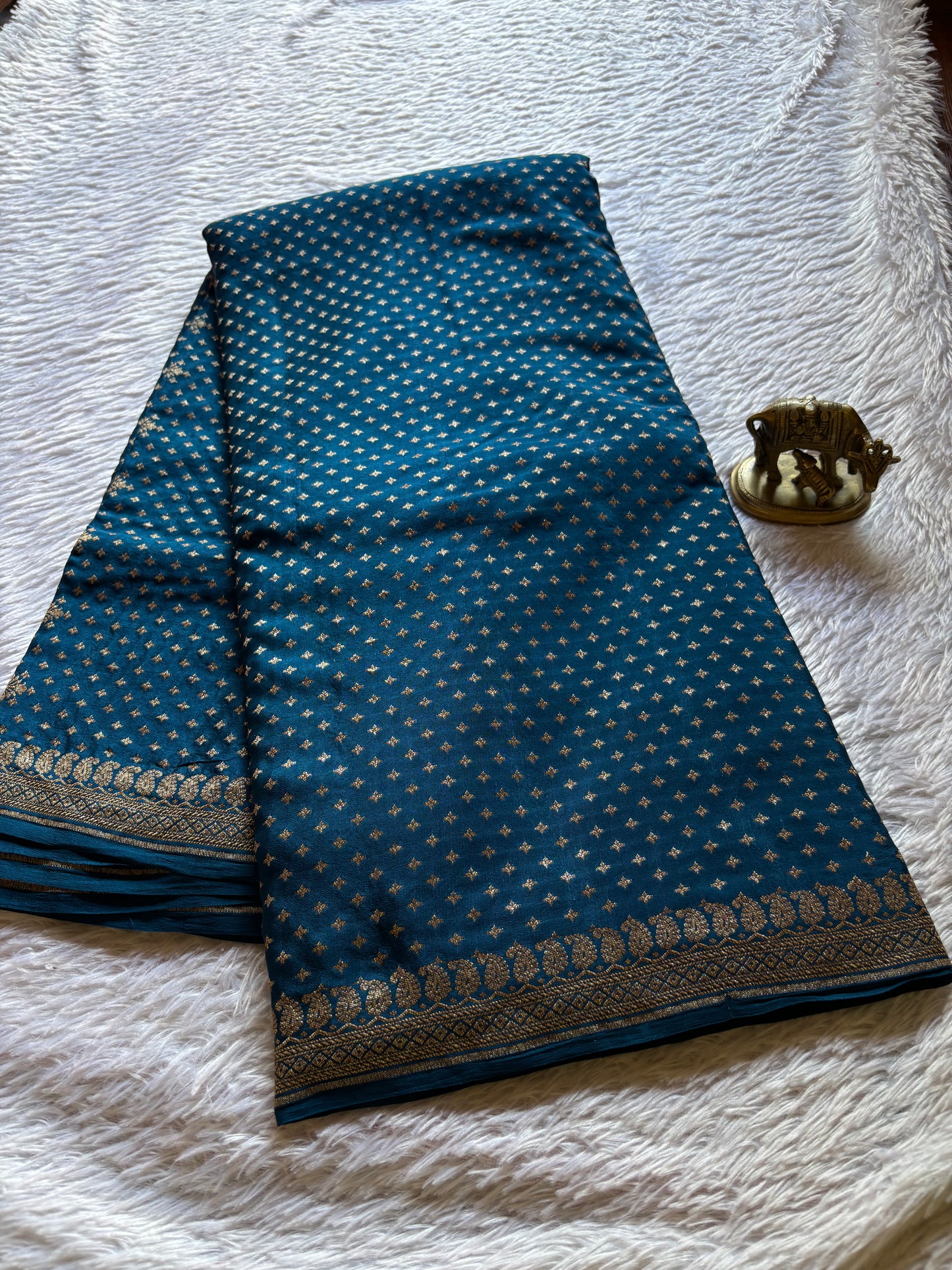 Mahiya : Solid Teal blue