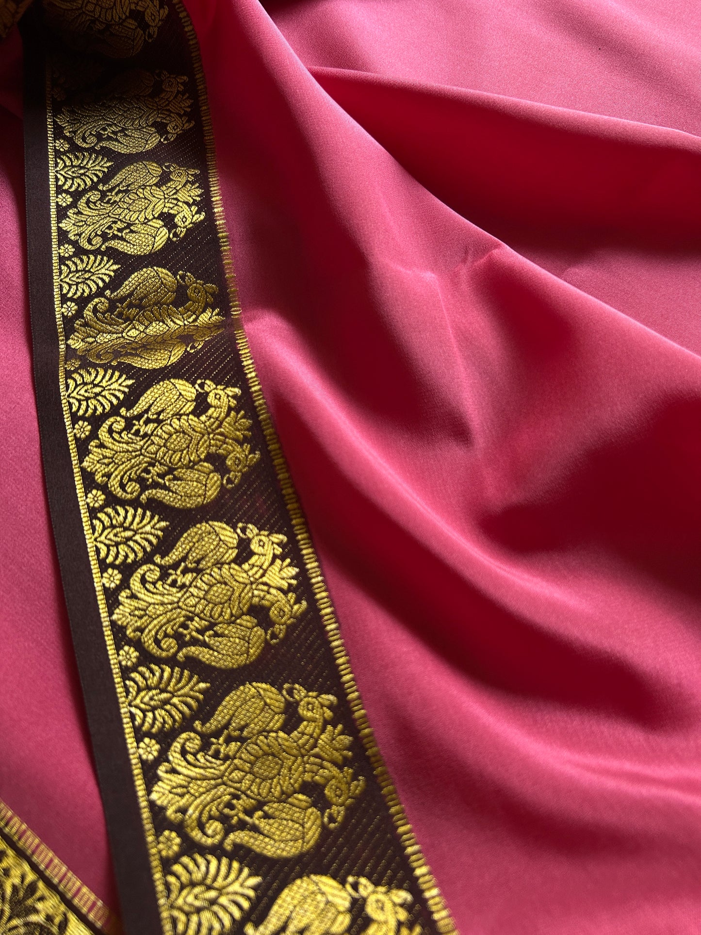Veera (2D) : Onion pink-coffee brown