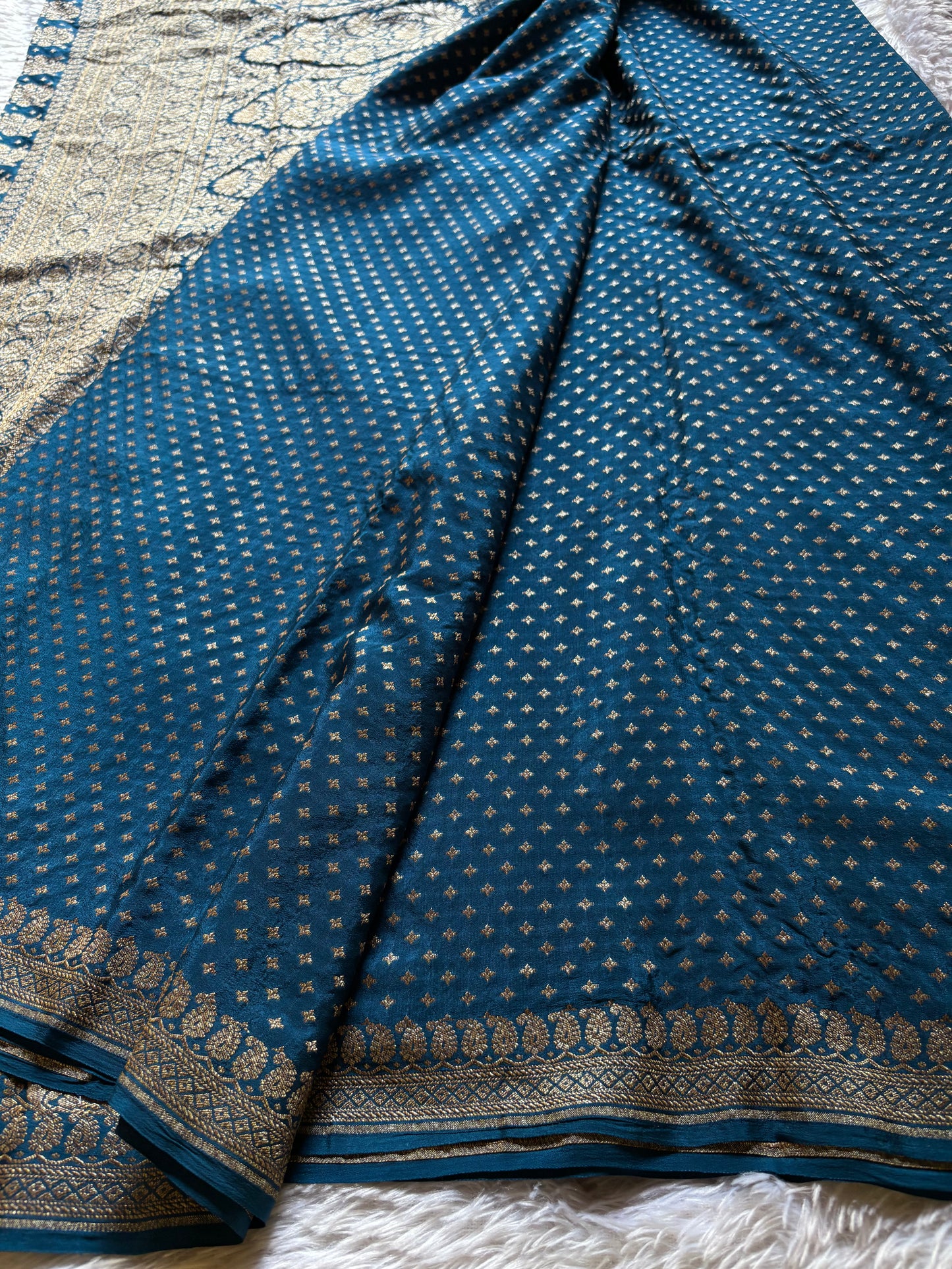 Mahiya : Solid Teal blue