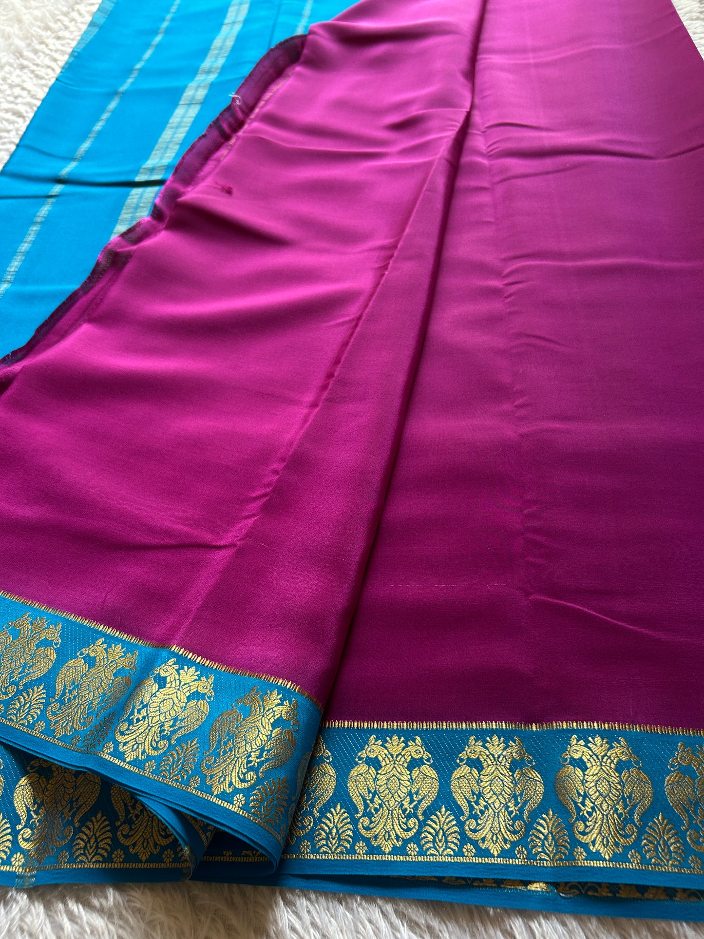 Veera (2D) : Deep magenta-ananda blue