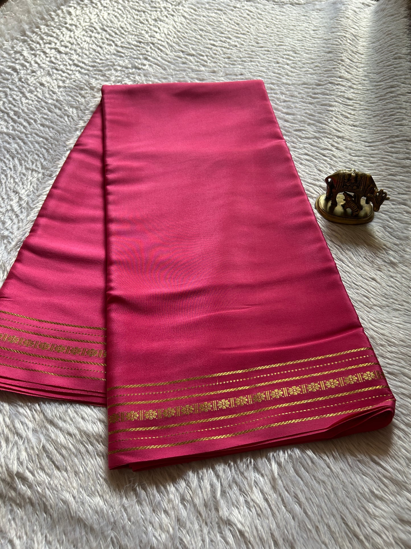 Mallige : Solid Hot pink
