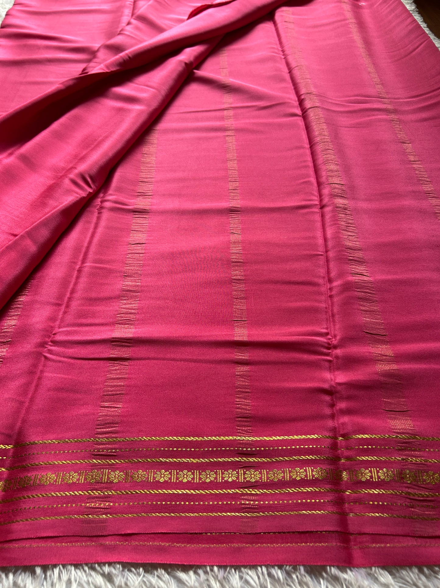 Mallige : Solid Hot pink