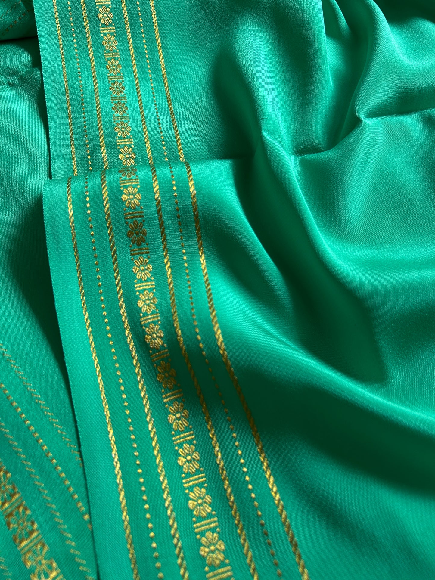 Mallige : Solid Turquoise