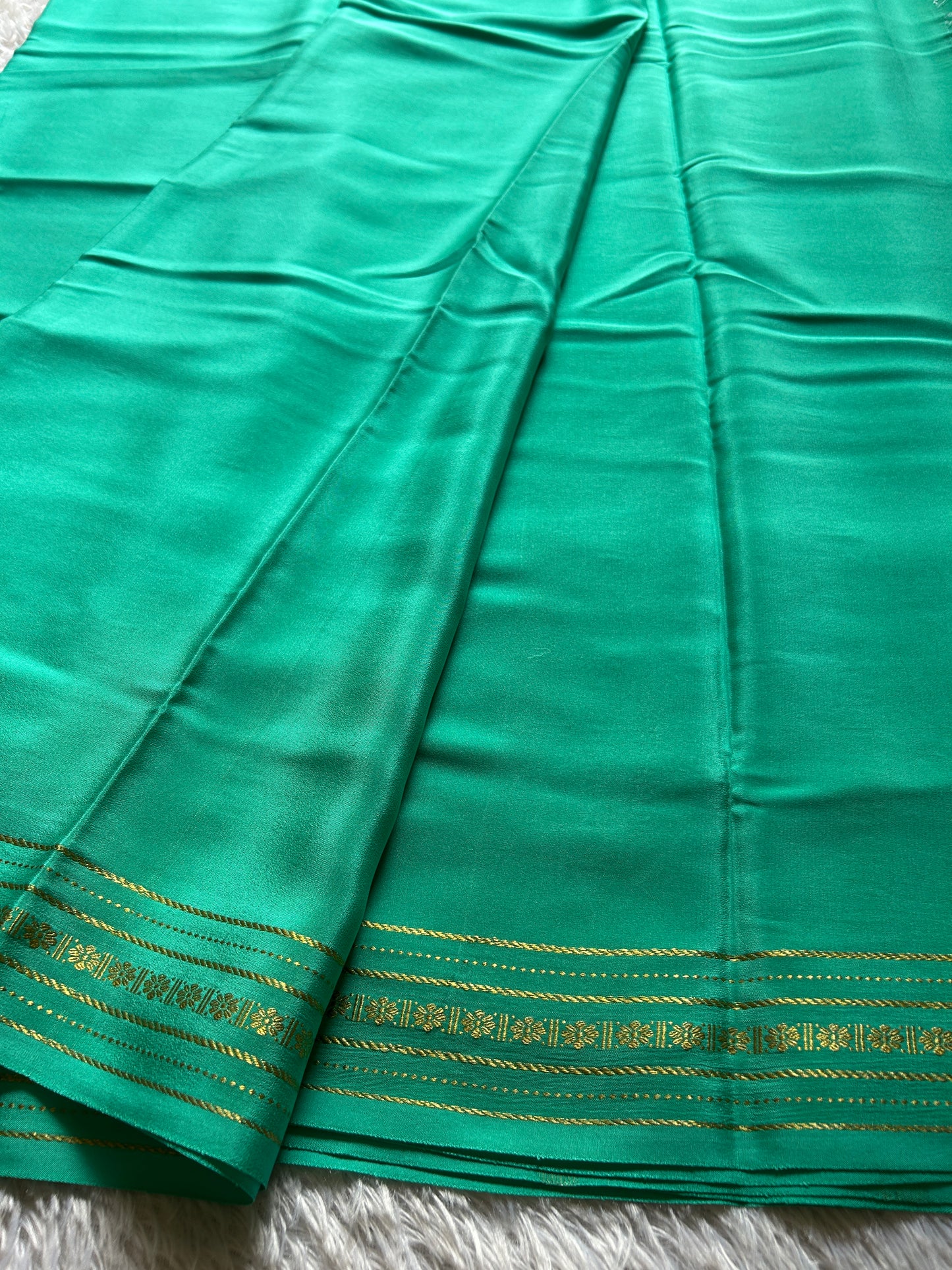 Mallige : Solid Turquoise