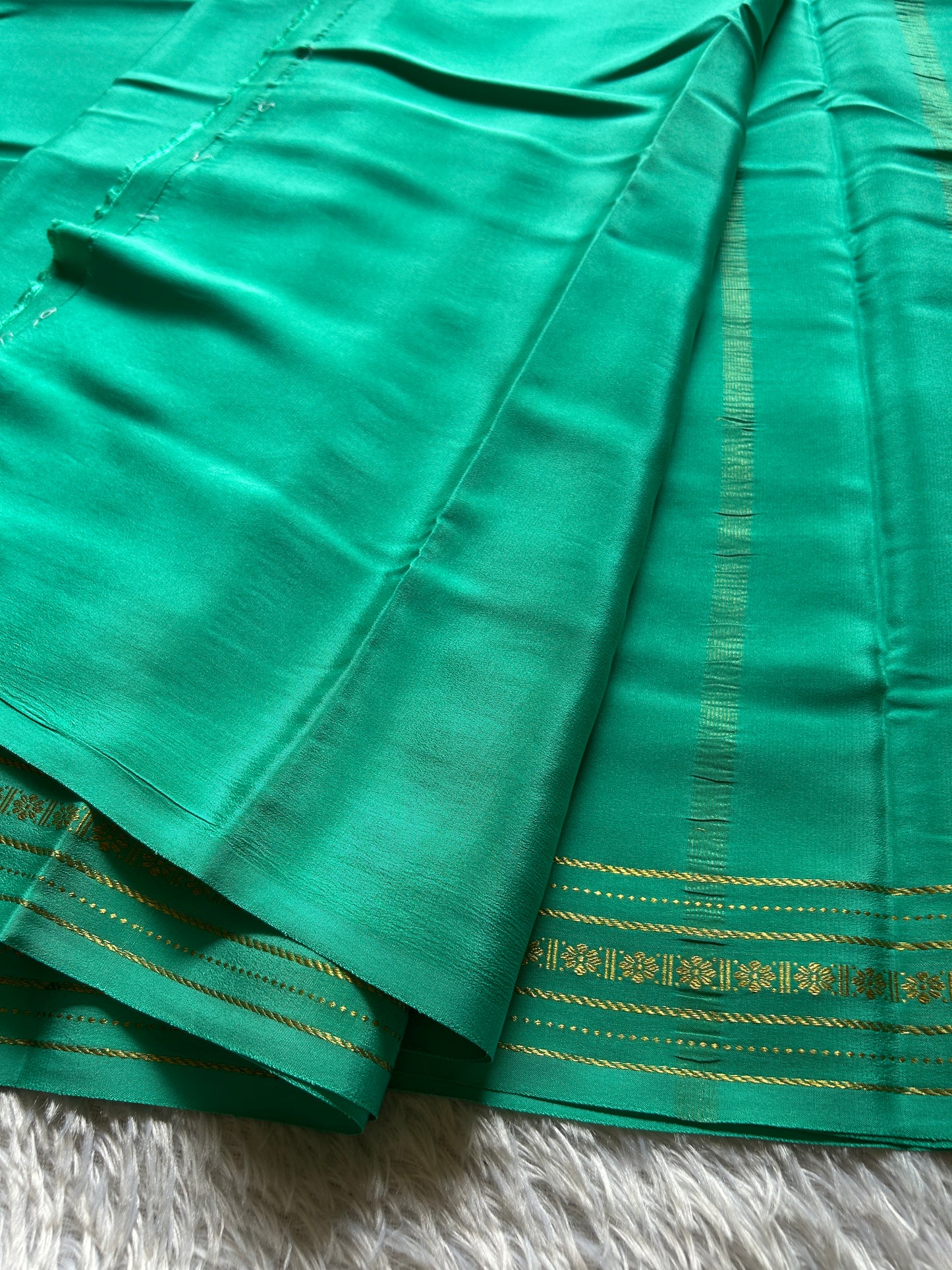 Mallige : Solid Turquoise