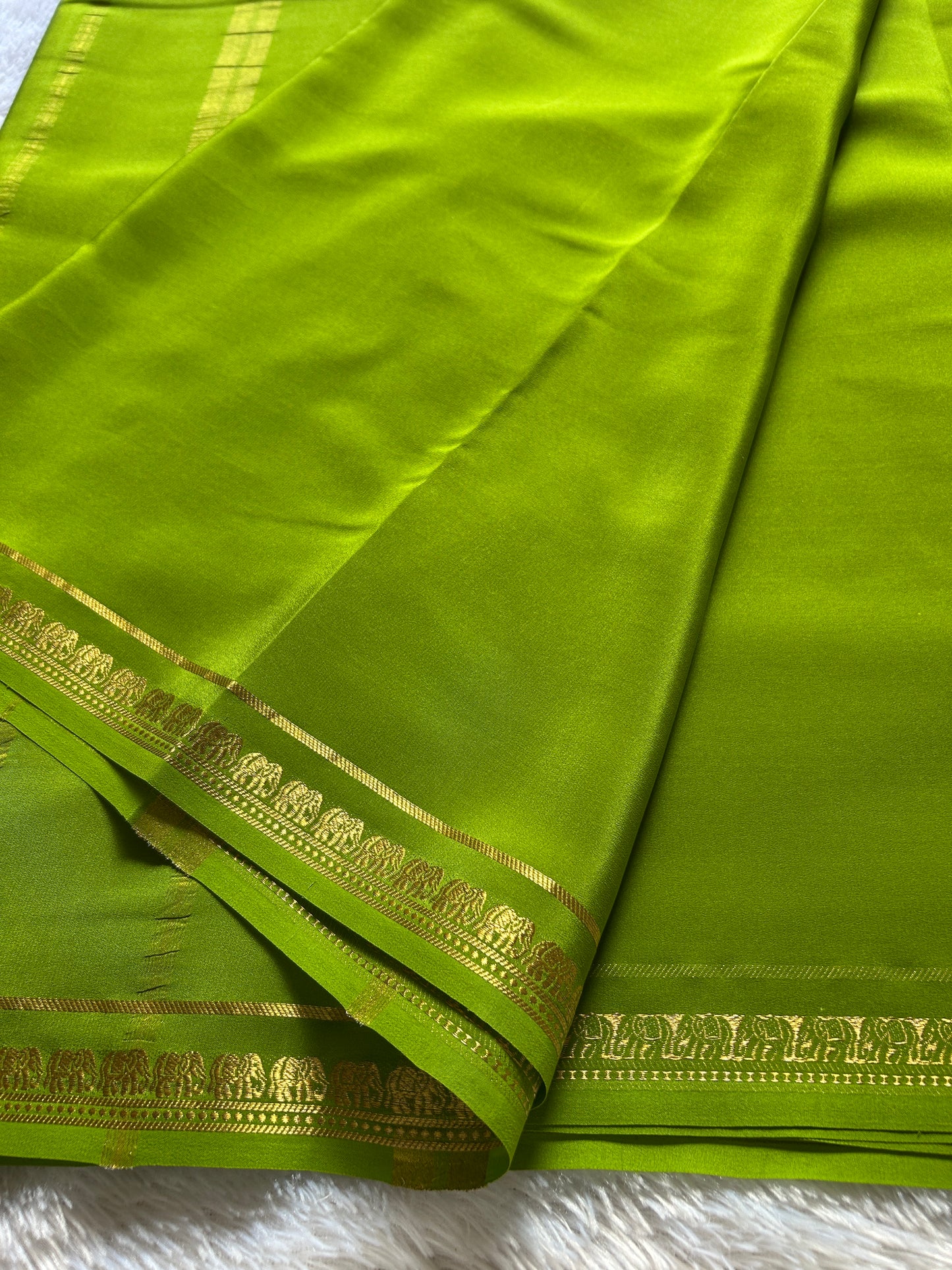 Gamani : Solid Mehendi green
