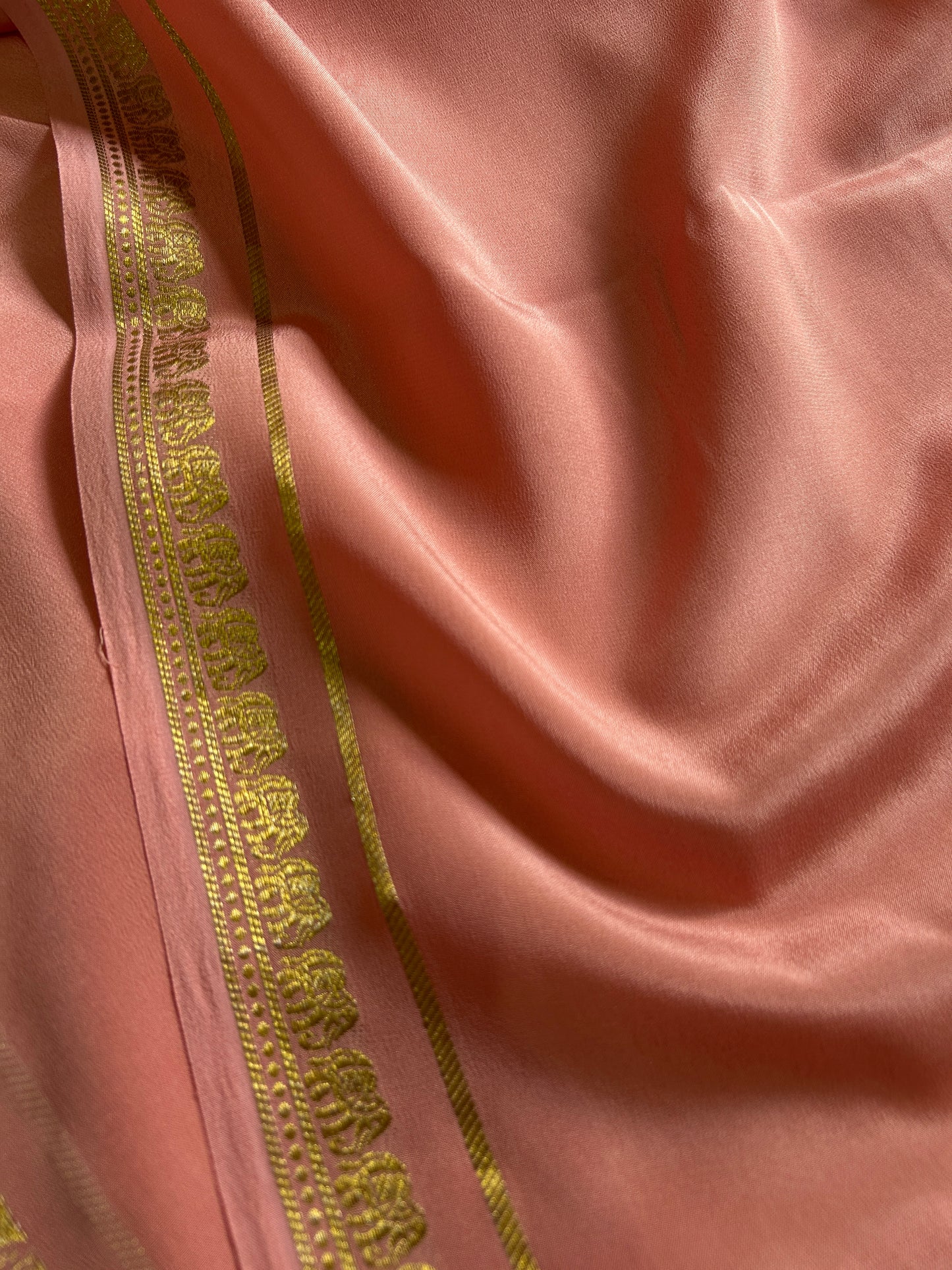 Gamani : Solid Light peach
