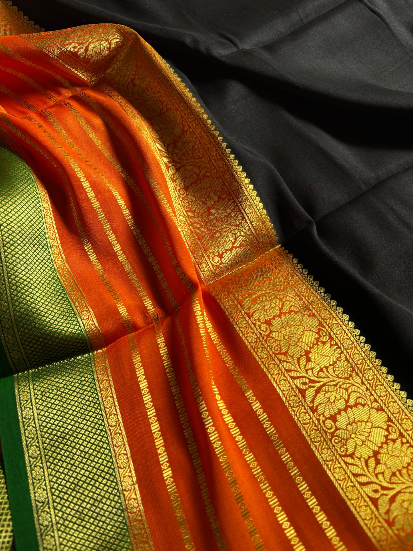 Sindhu (3D) : Black-orange-green