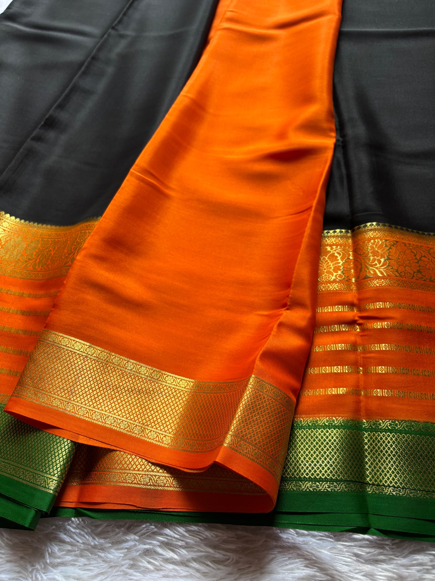 Sindhu (3D) : Black-orange-green