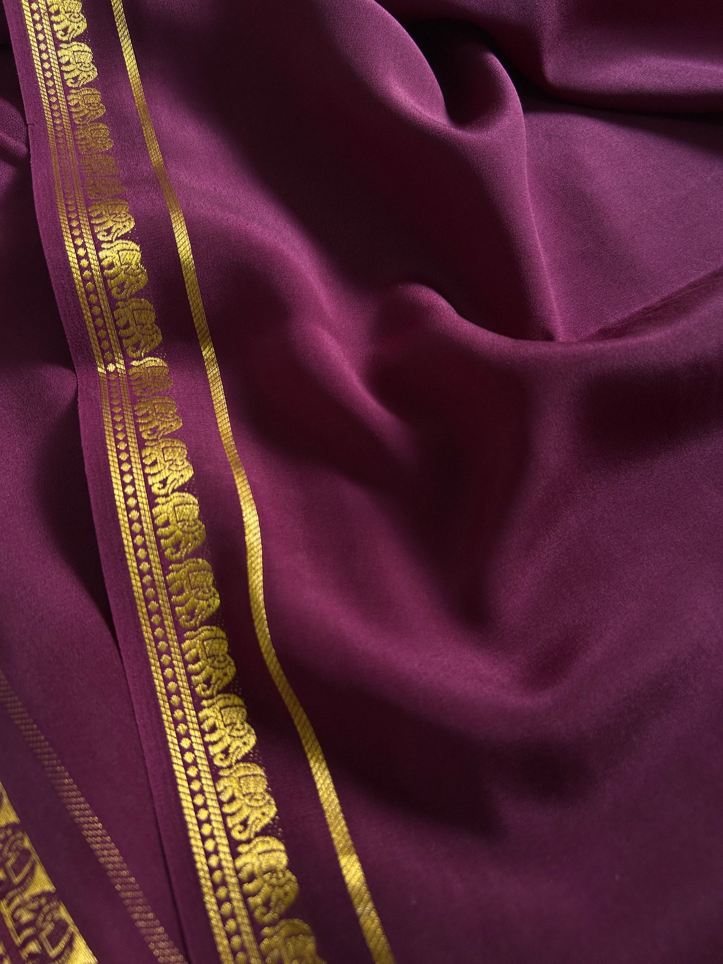 Gamani : Solid Dark Wine