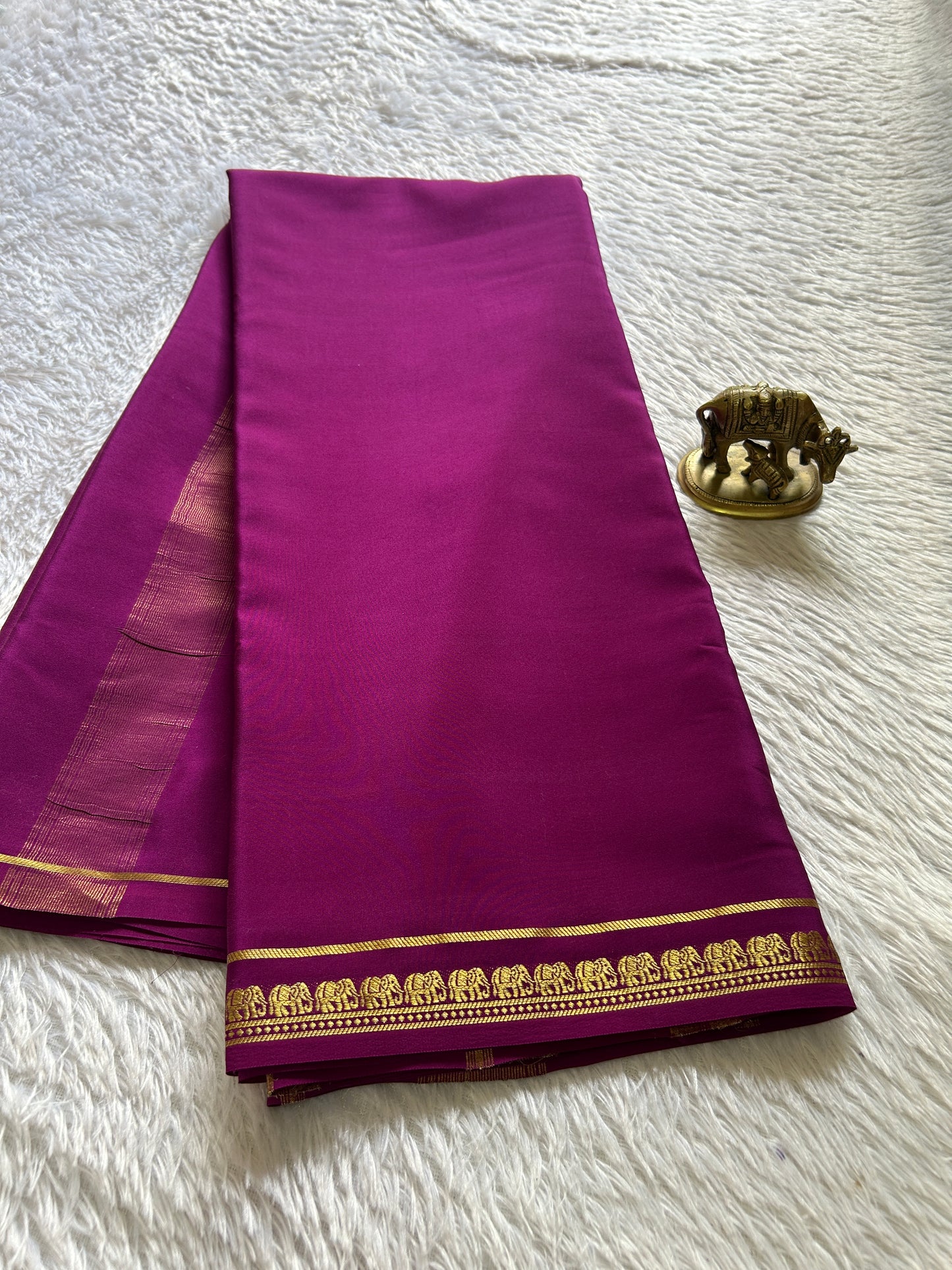 Gamani : Solid Dark magenta
