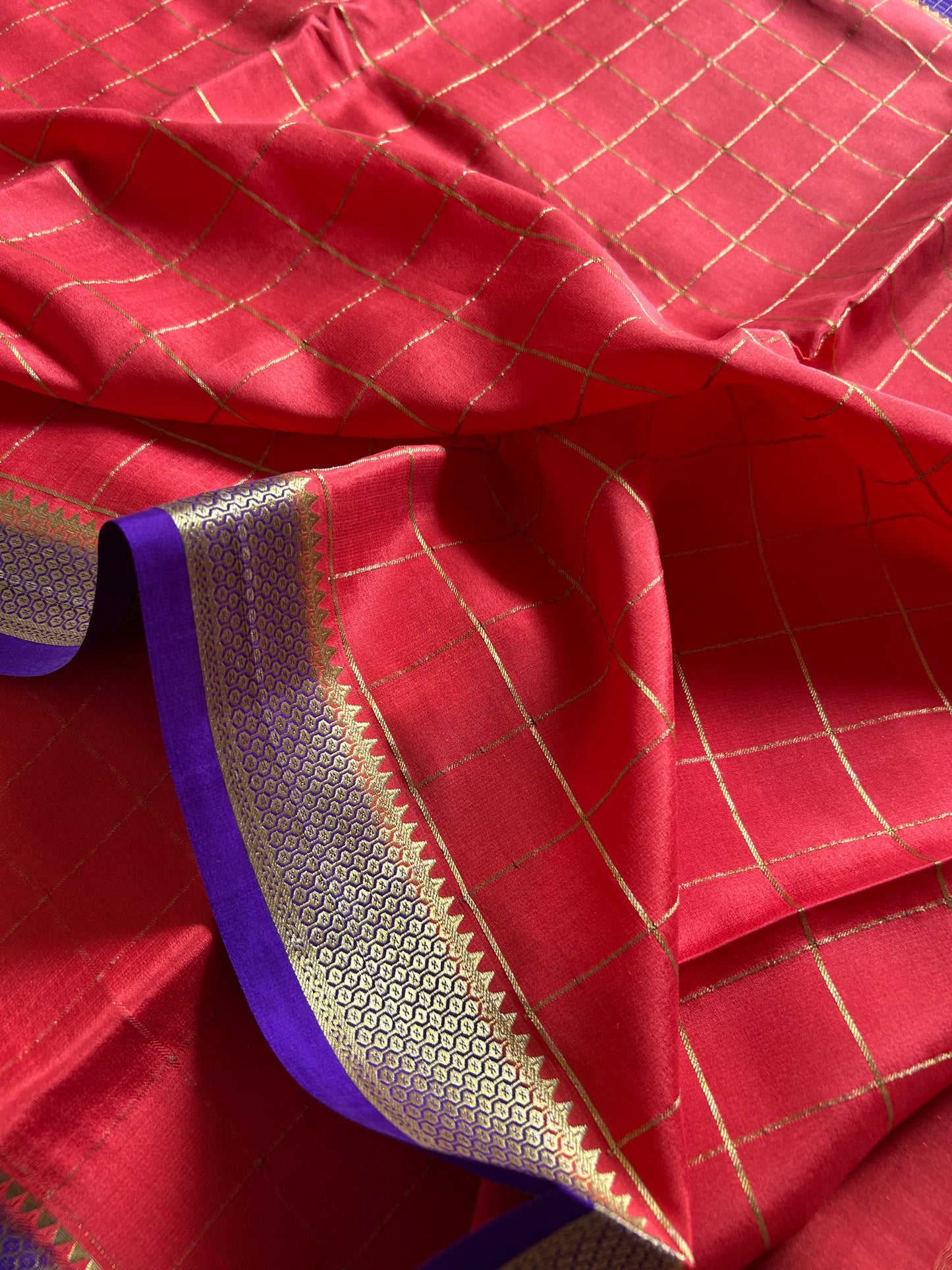 Prema (2D) : Coral peach-navy blue