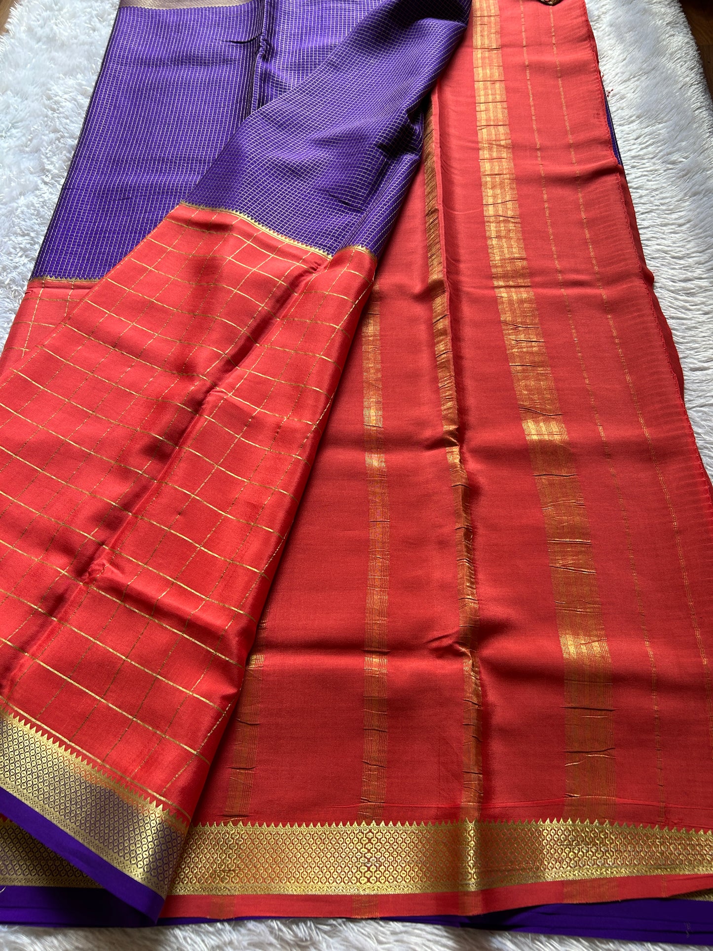 Prema (2D) : Coral peach-navy blue