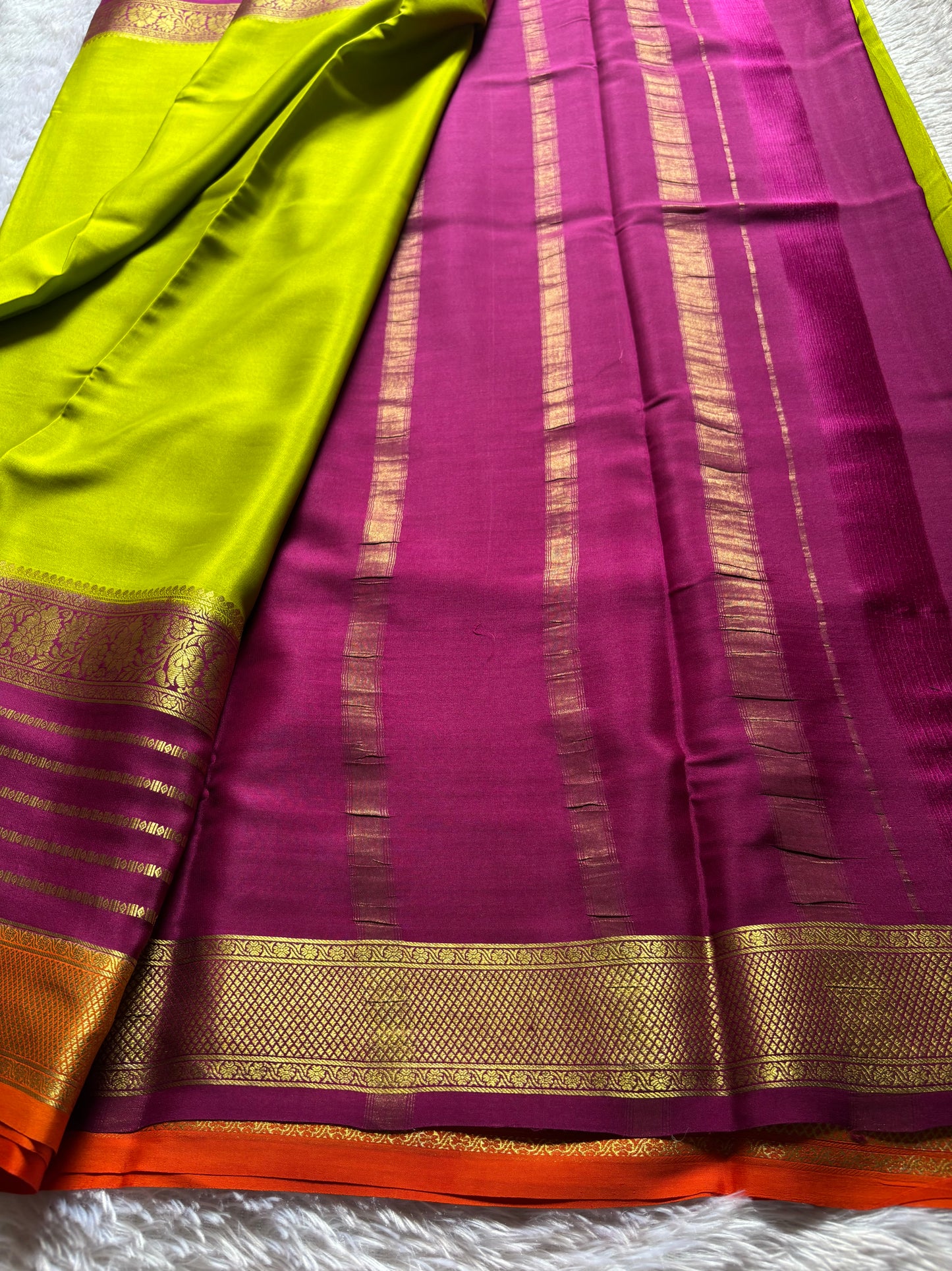 Sindhu (3D) : Mehendi green-magenta-orange