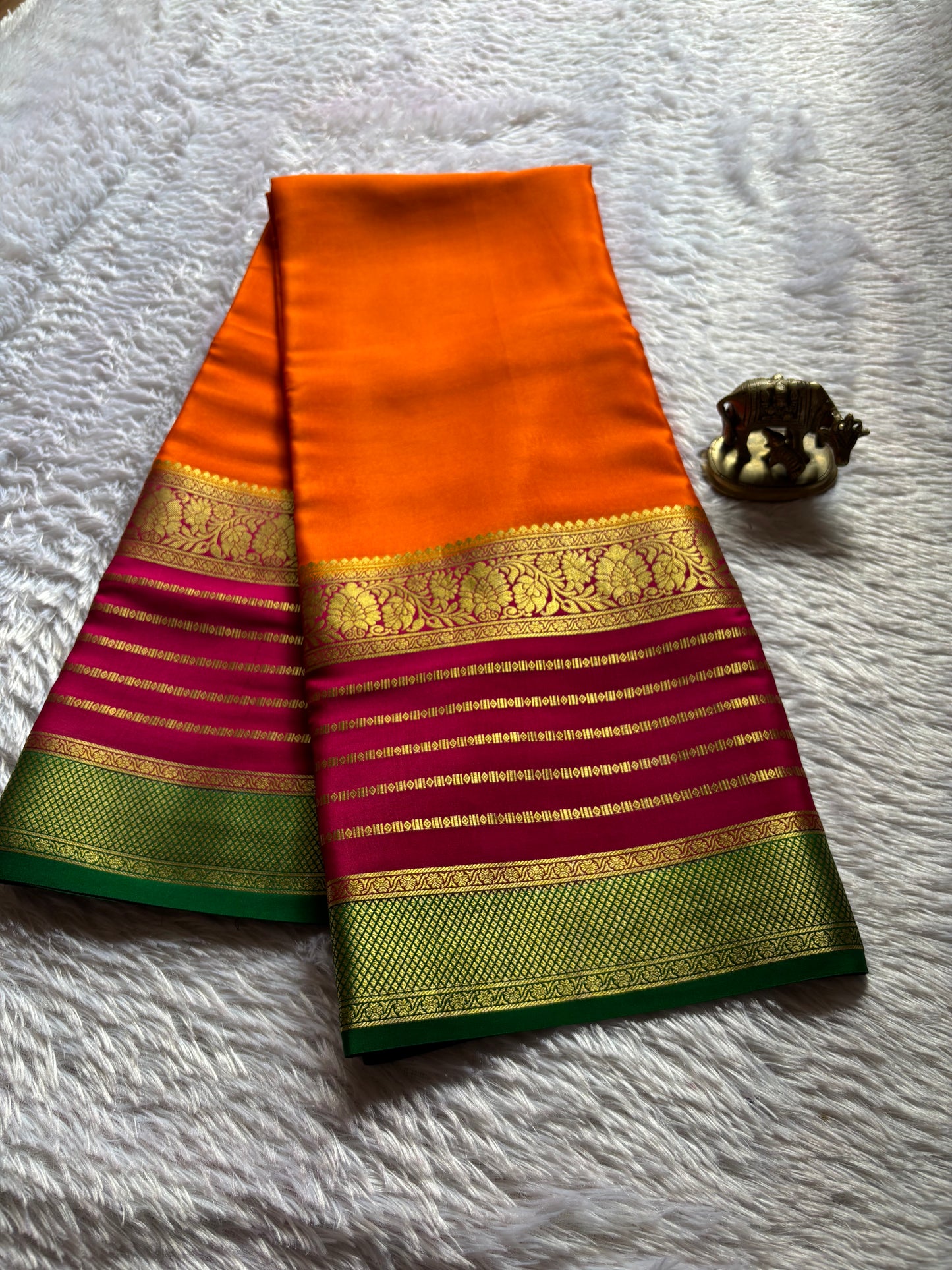 Sindhu (3D) : Orange-rani pink-green