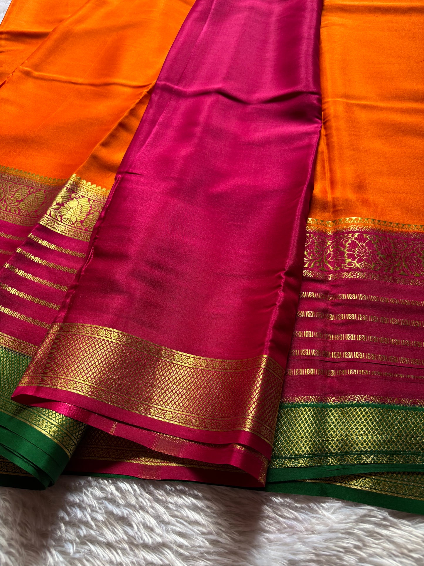 Sindhu (3D) : Orange-rani pink-green