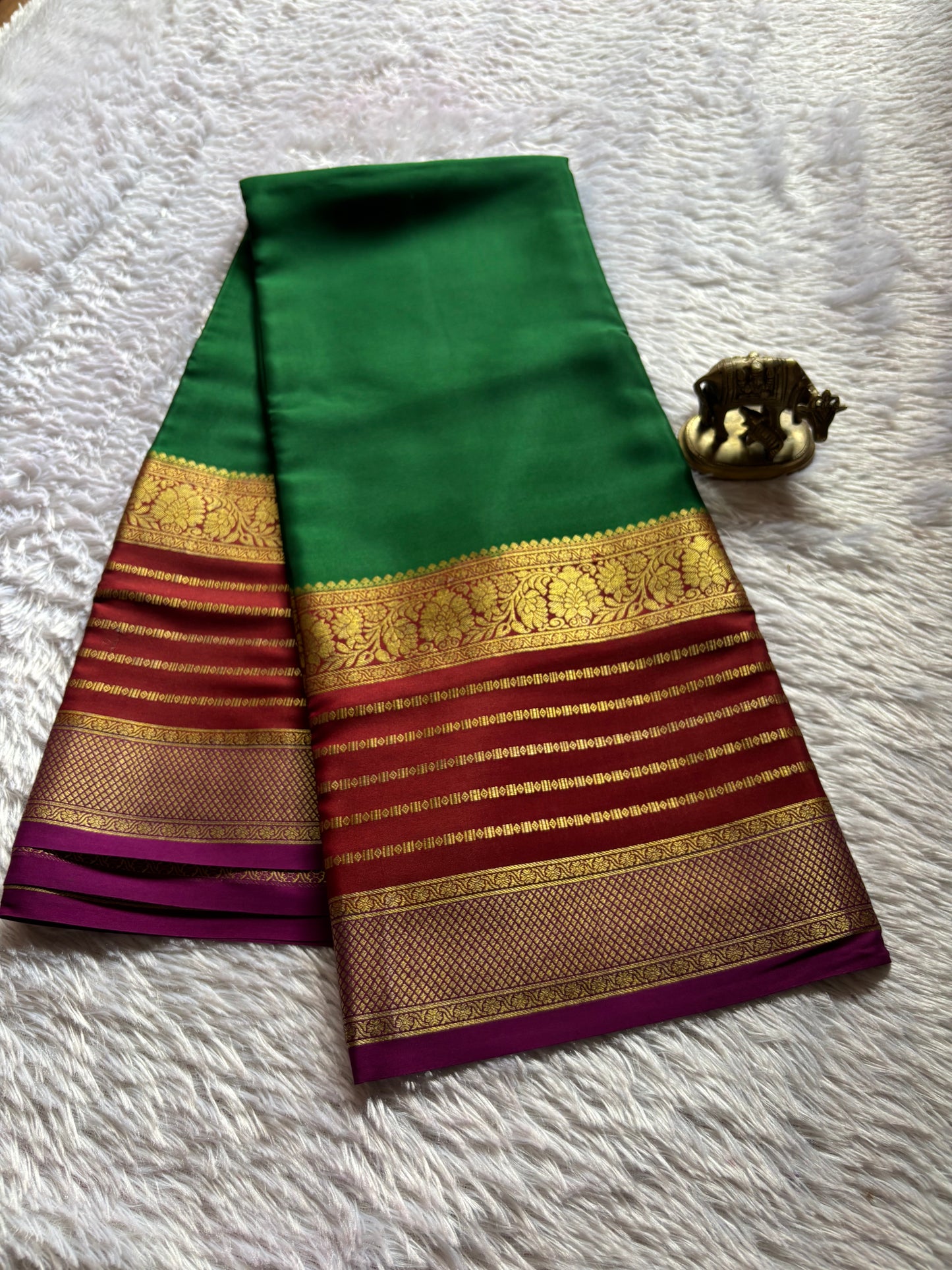 Sindhu (3D) : Bottle green-maroon-magenta