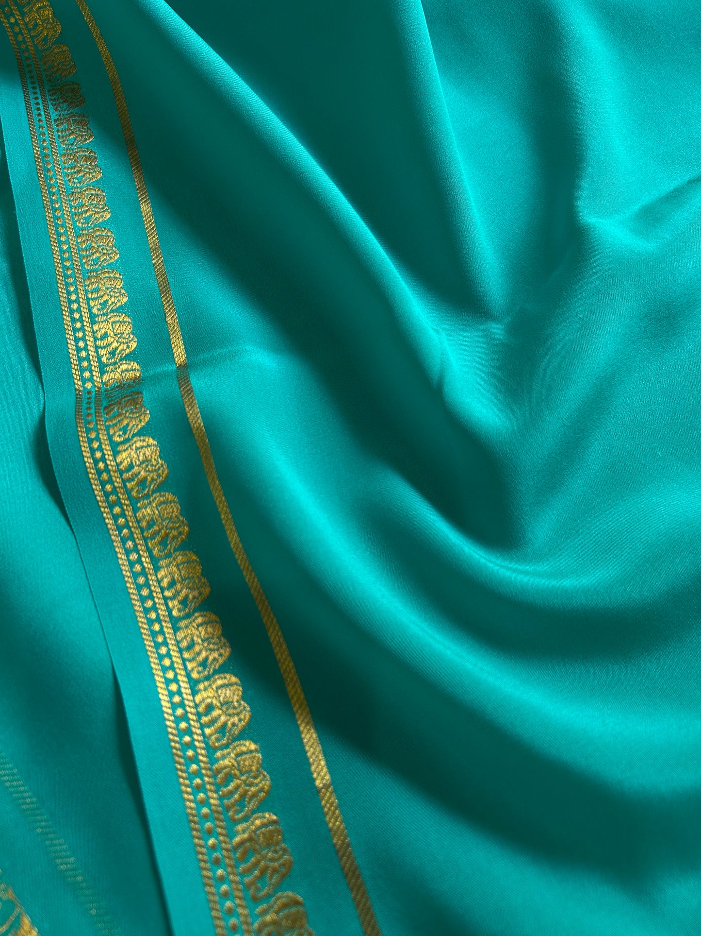 Gamani : Solid Dark sea blue