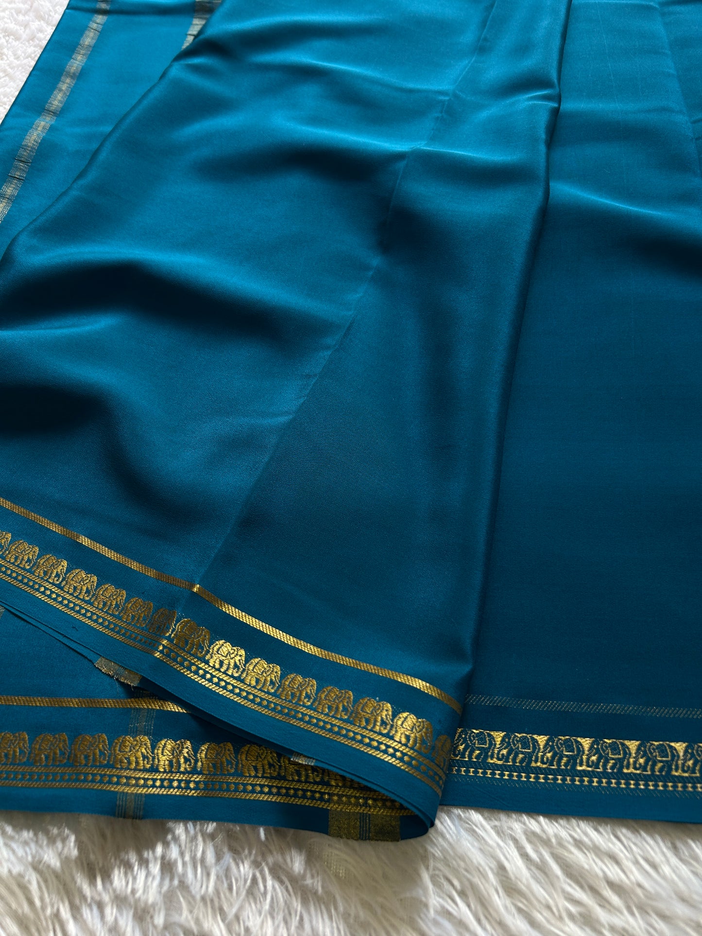 Gamani : Solid Teal blue