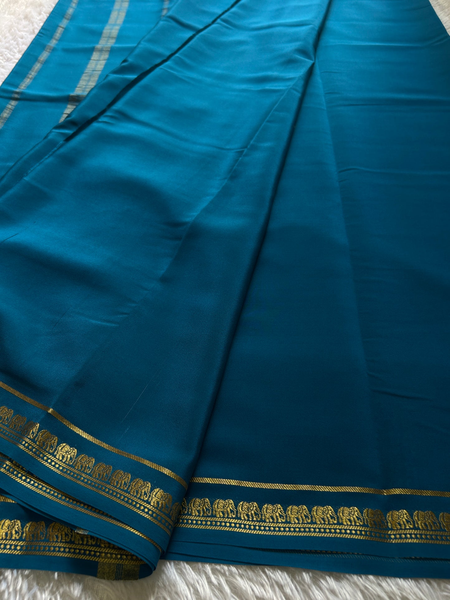 Gamani : Solid Teal blue
