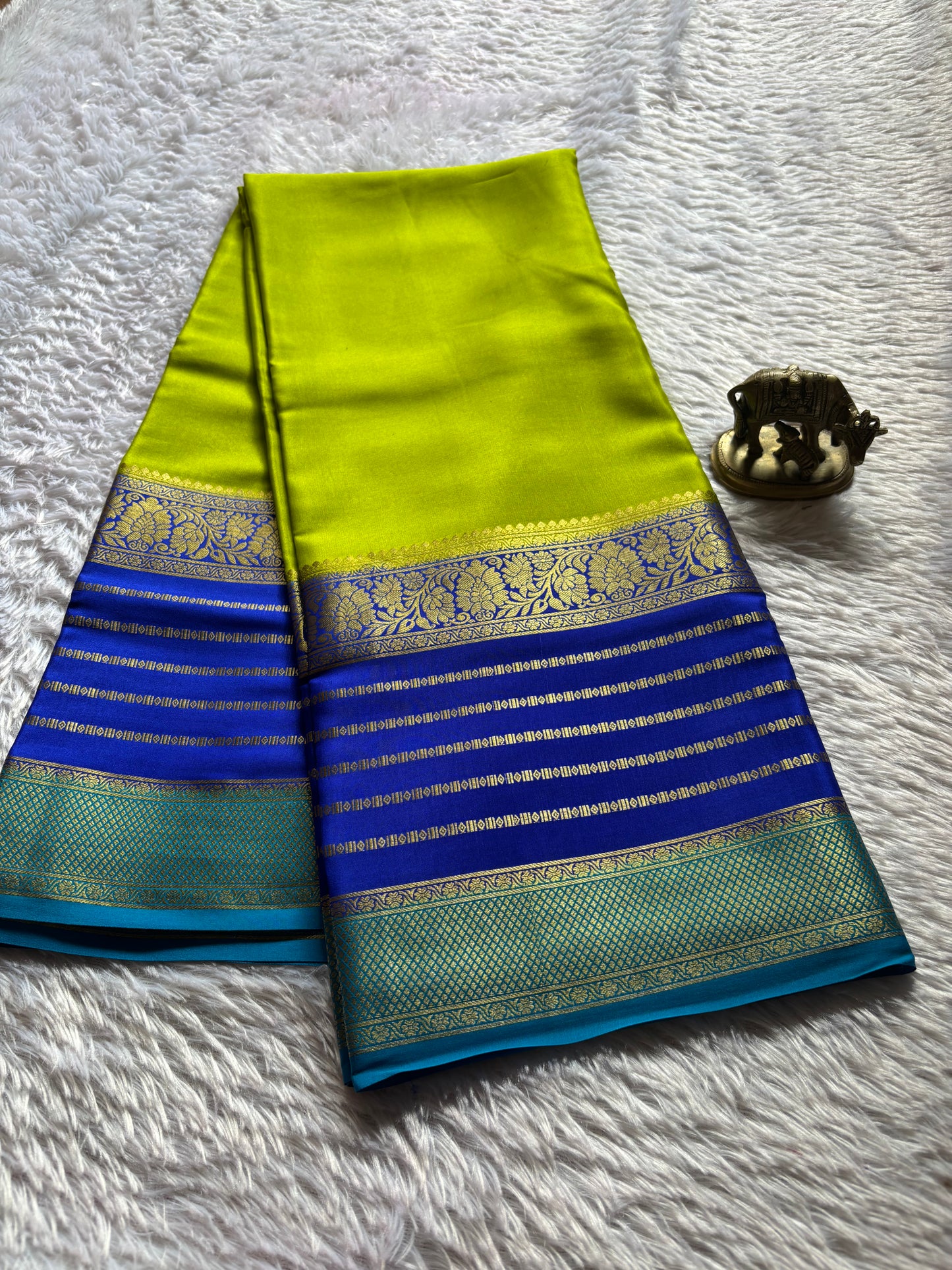 Sindhu (3D) : Mehendi green-royal blue-ananda blue