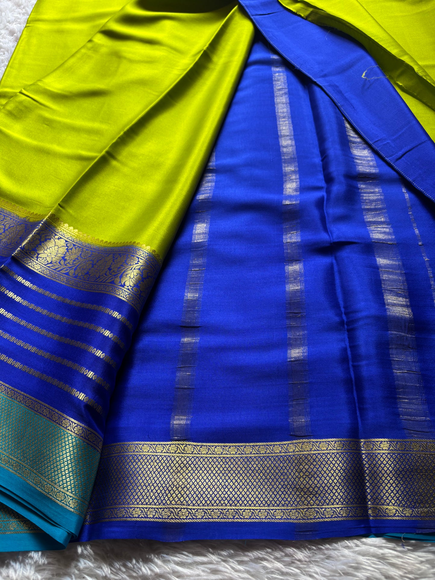 Sindhu (3D) : Mehendi green-royal blue-ananda blue