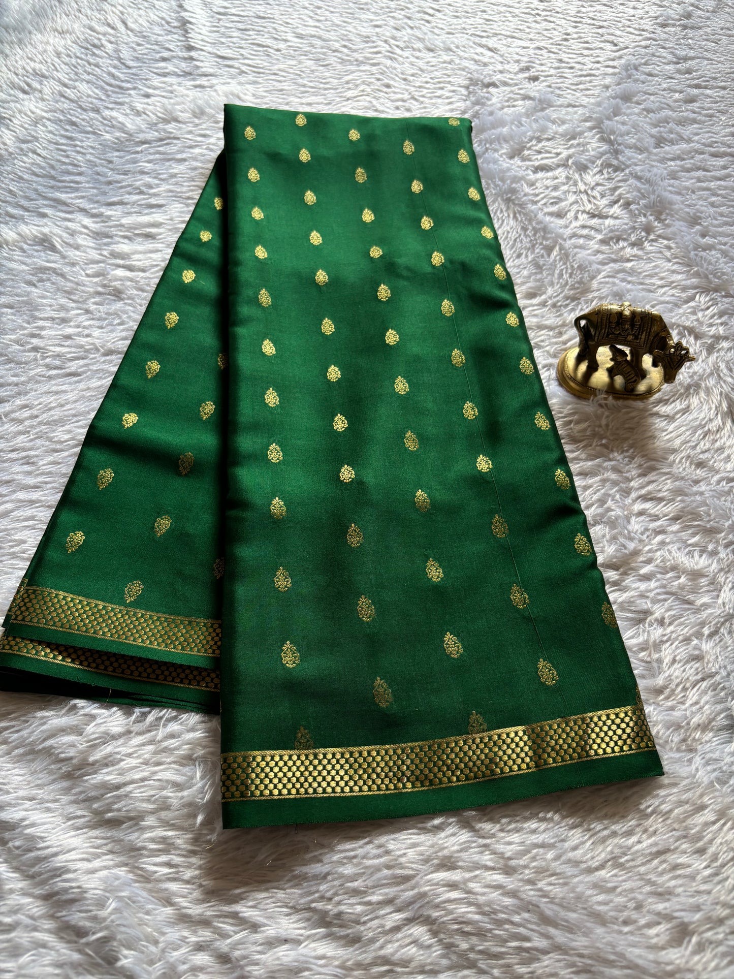 Bhavana : Solid Dark green