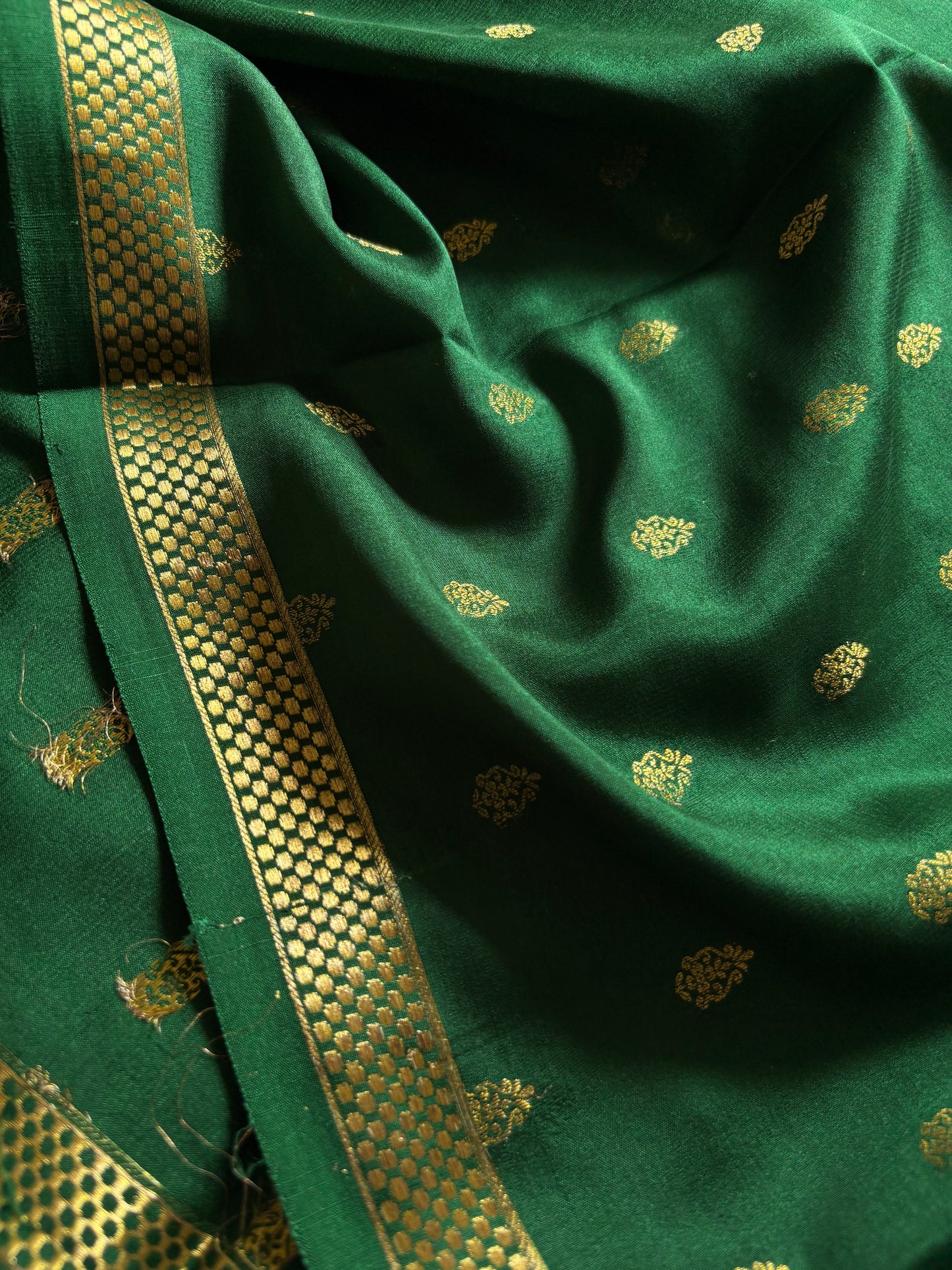 Bhavana : Solid Dark green