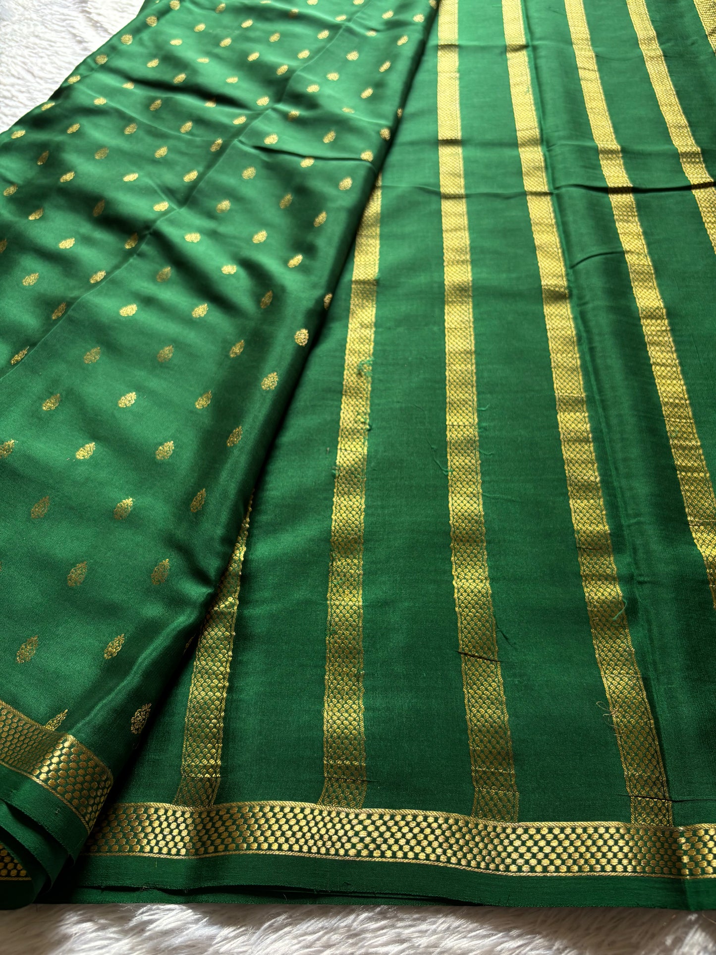 Bhavana : Solid Dark green