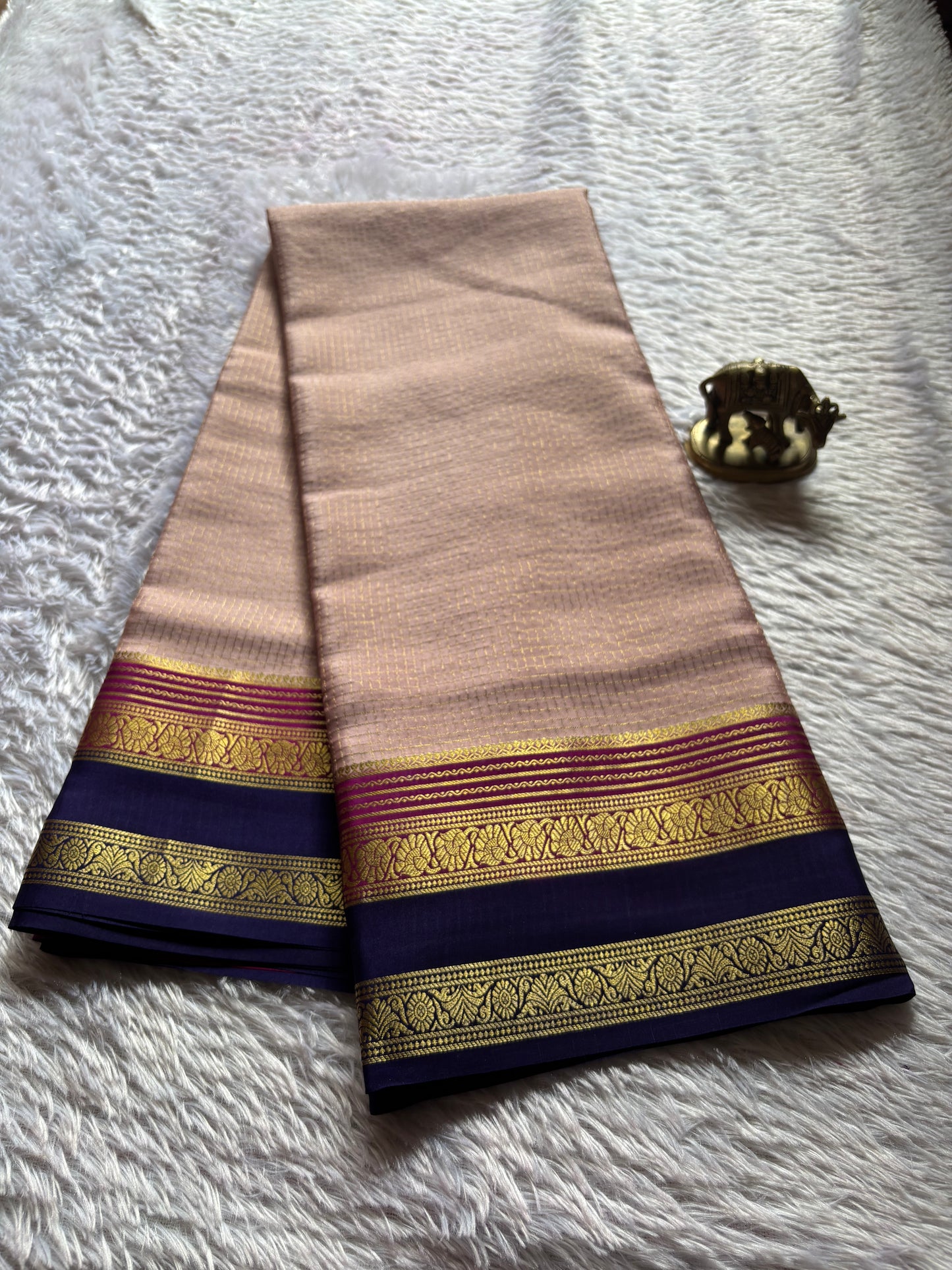 Gayatri (3D) : Pastel pink-dark pink-navy blue