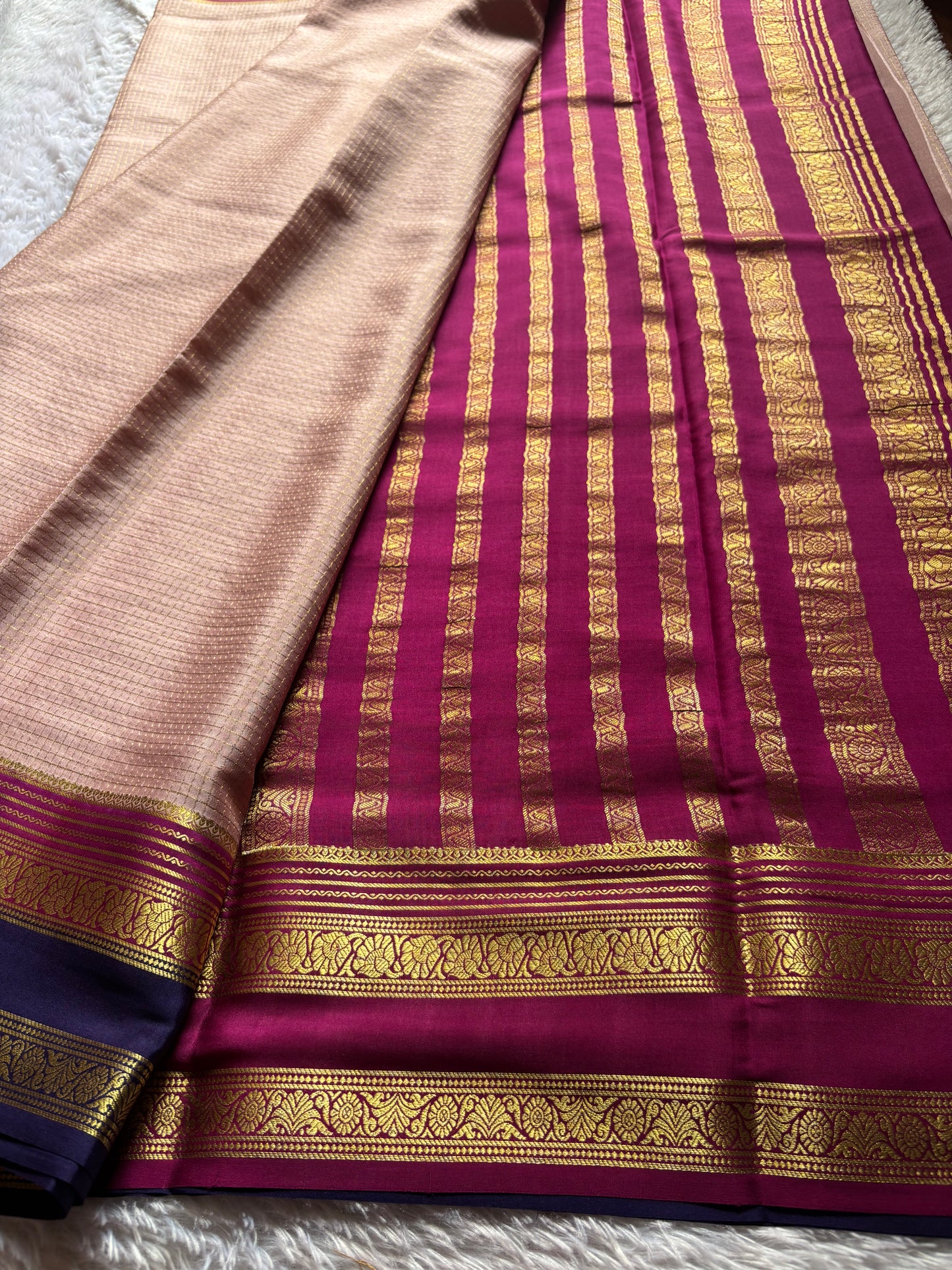Gayatri (3D) : Pastel pink-dark pink-navy blue