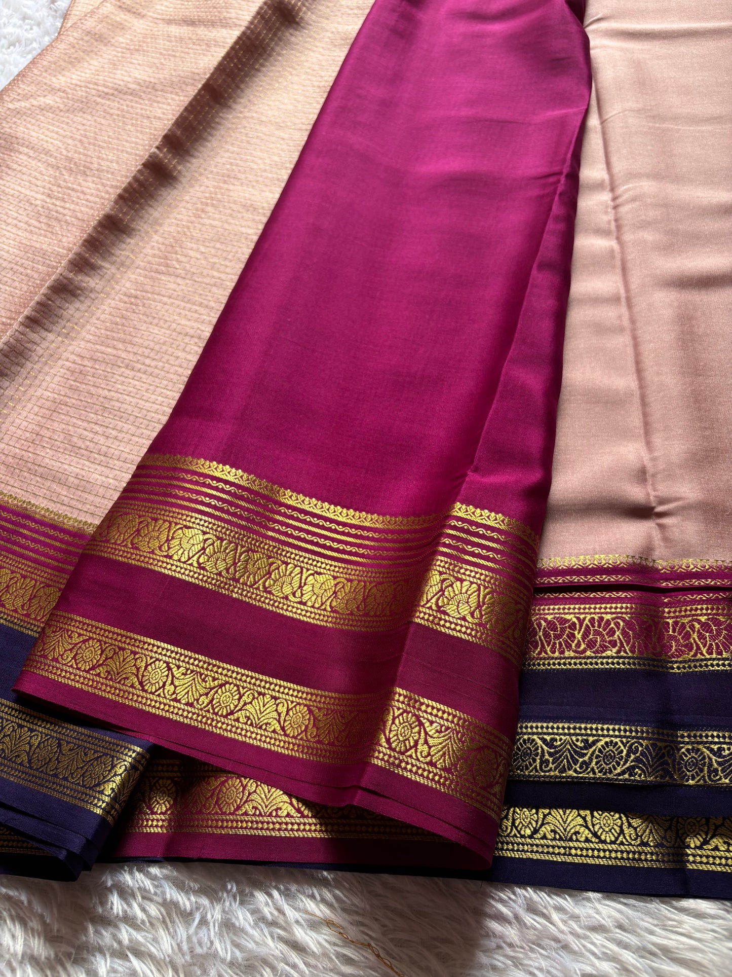 Gayatri (3D) : Pastel pink-dark pink-navy blue