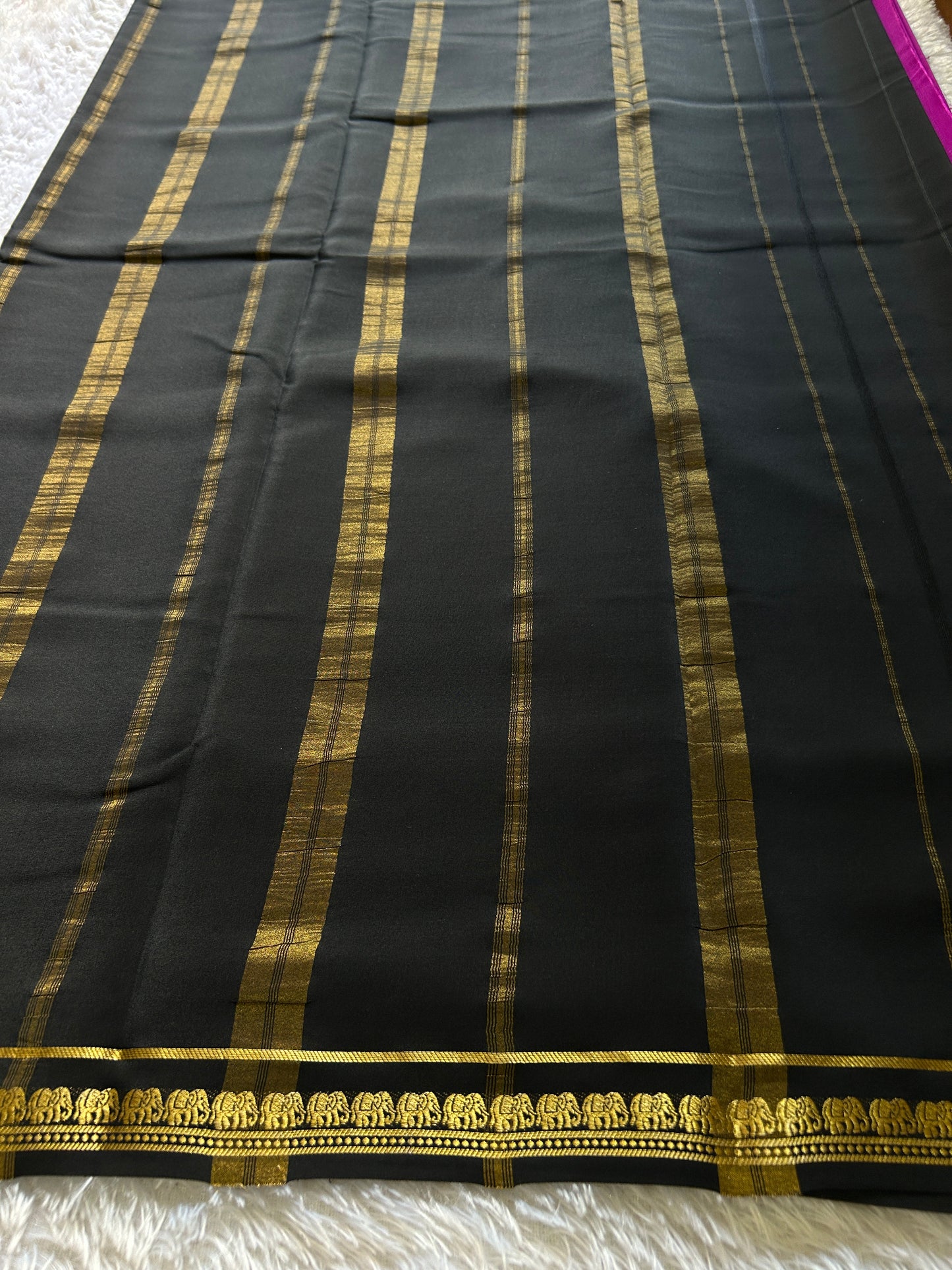 Gamani (2D) : Magenta-black