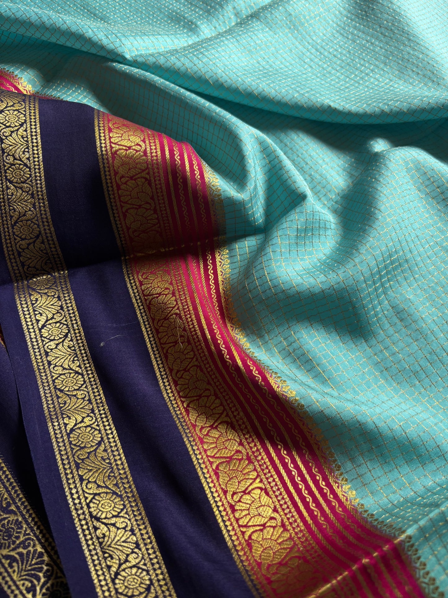 Gayatri (3D) : Sky blue-rani pink-navy blue