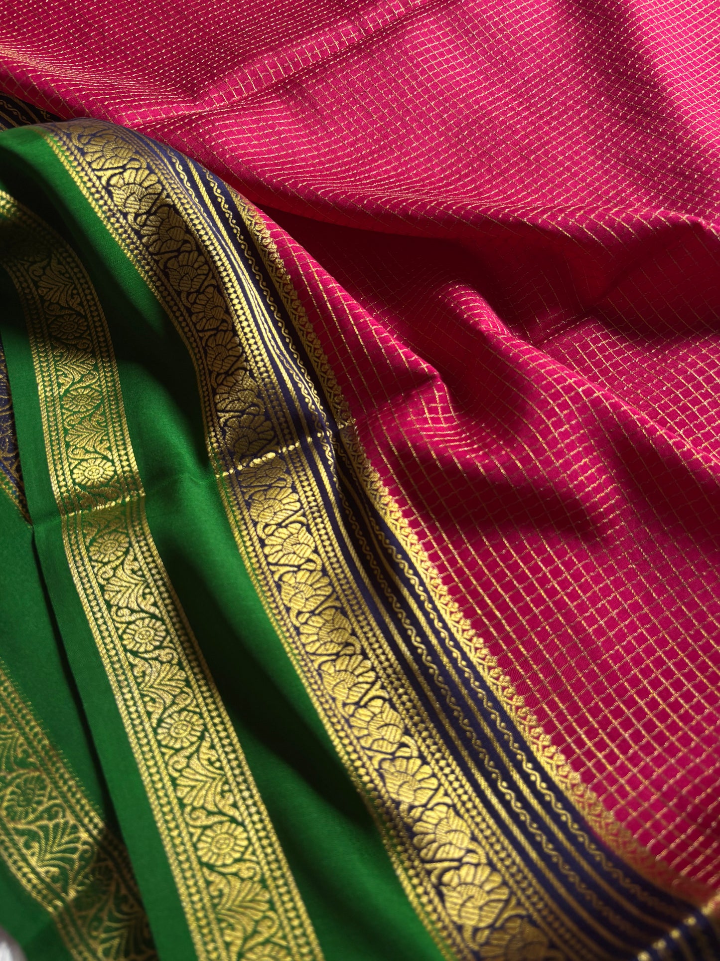 Gayatri (3D) : Rani pink-navy blue-green