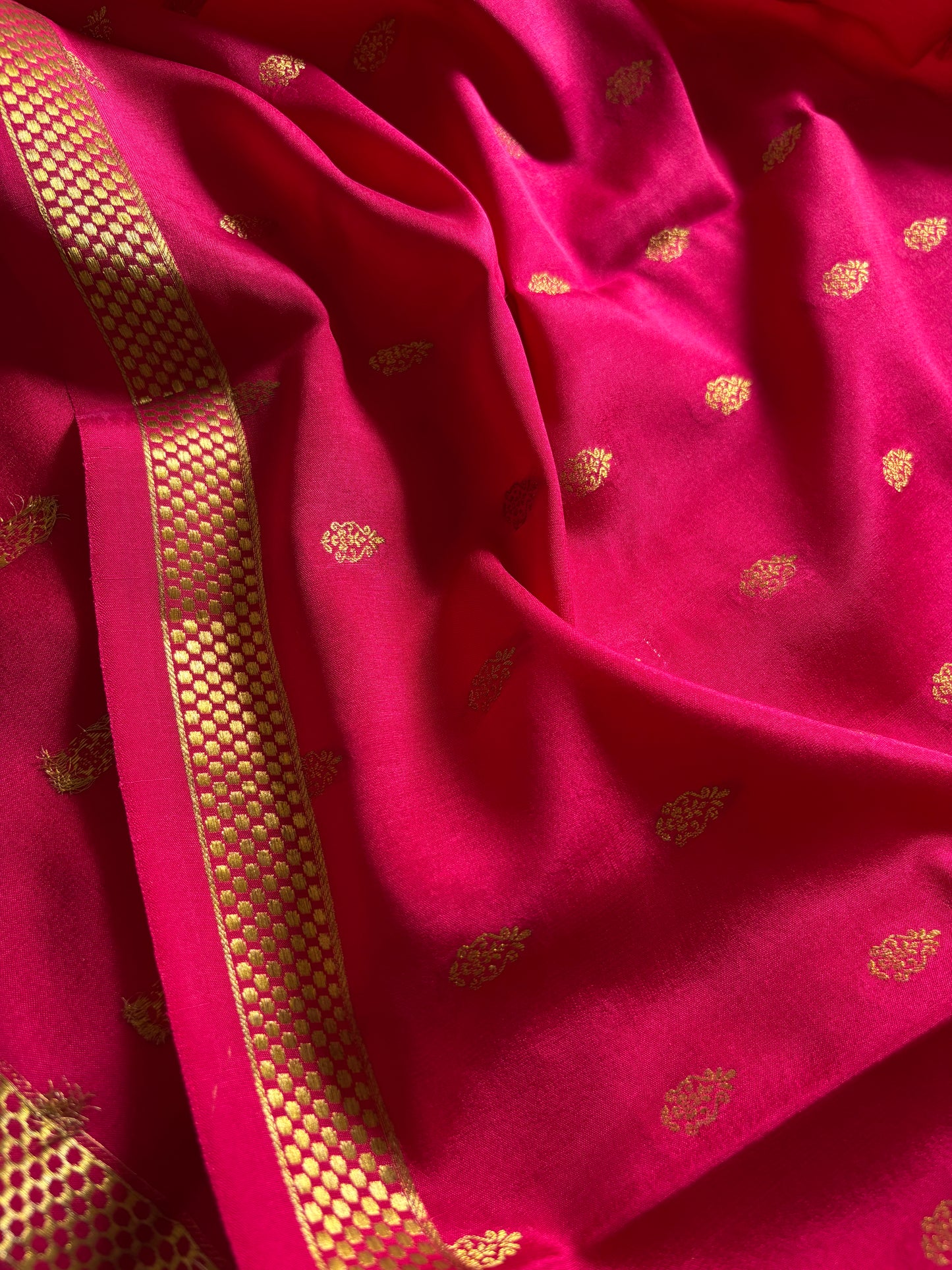 Bhavana : Solid Rani pink