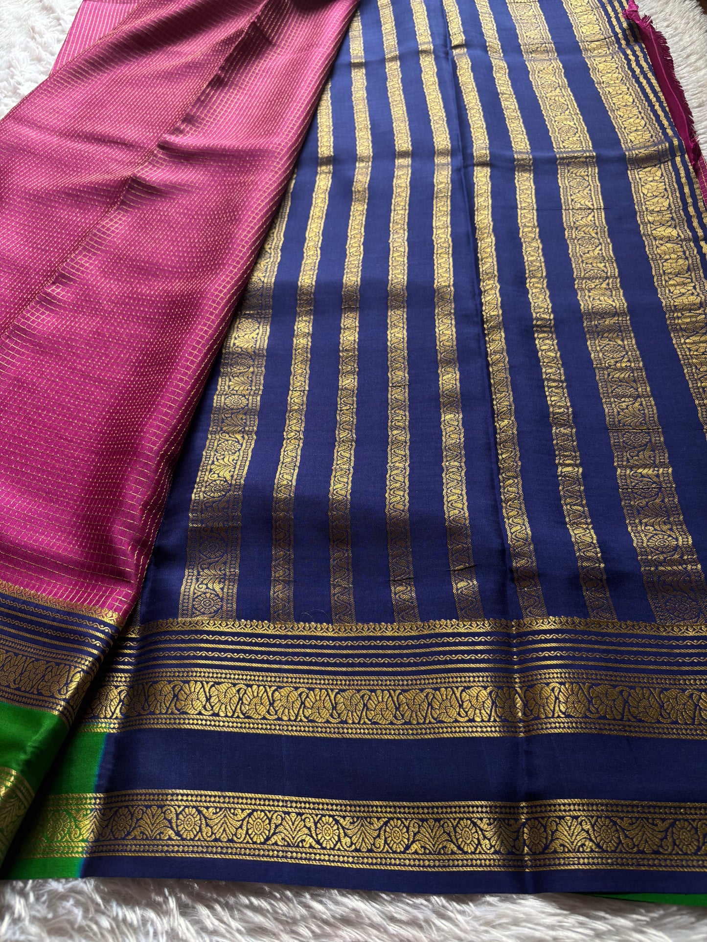 Gayatri (3D) : Magenta pink-navy blue-green