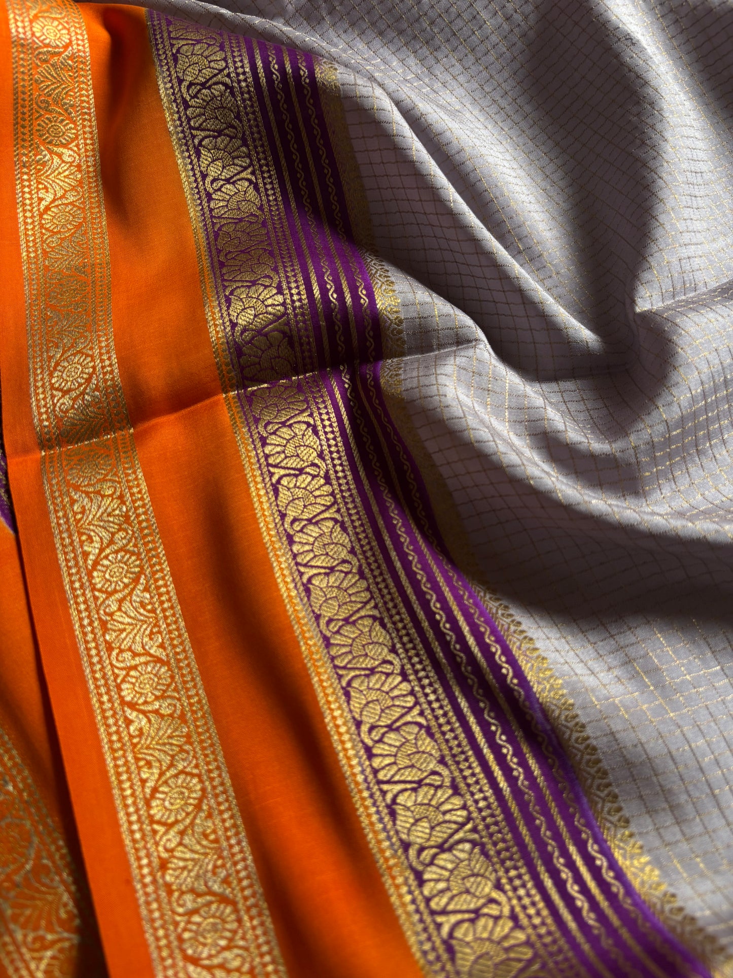 Gayatri (3D) : Silver-magenta-orange