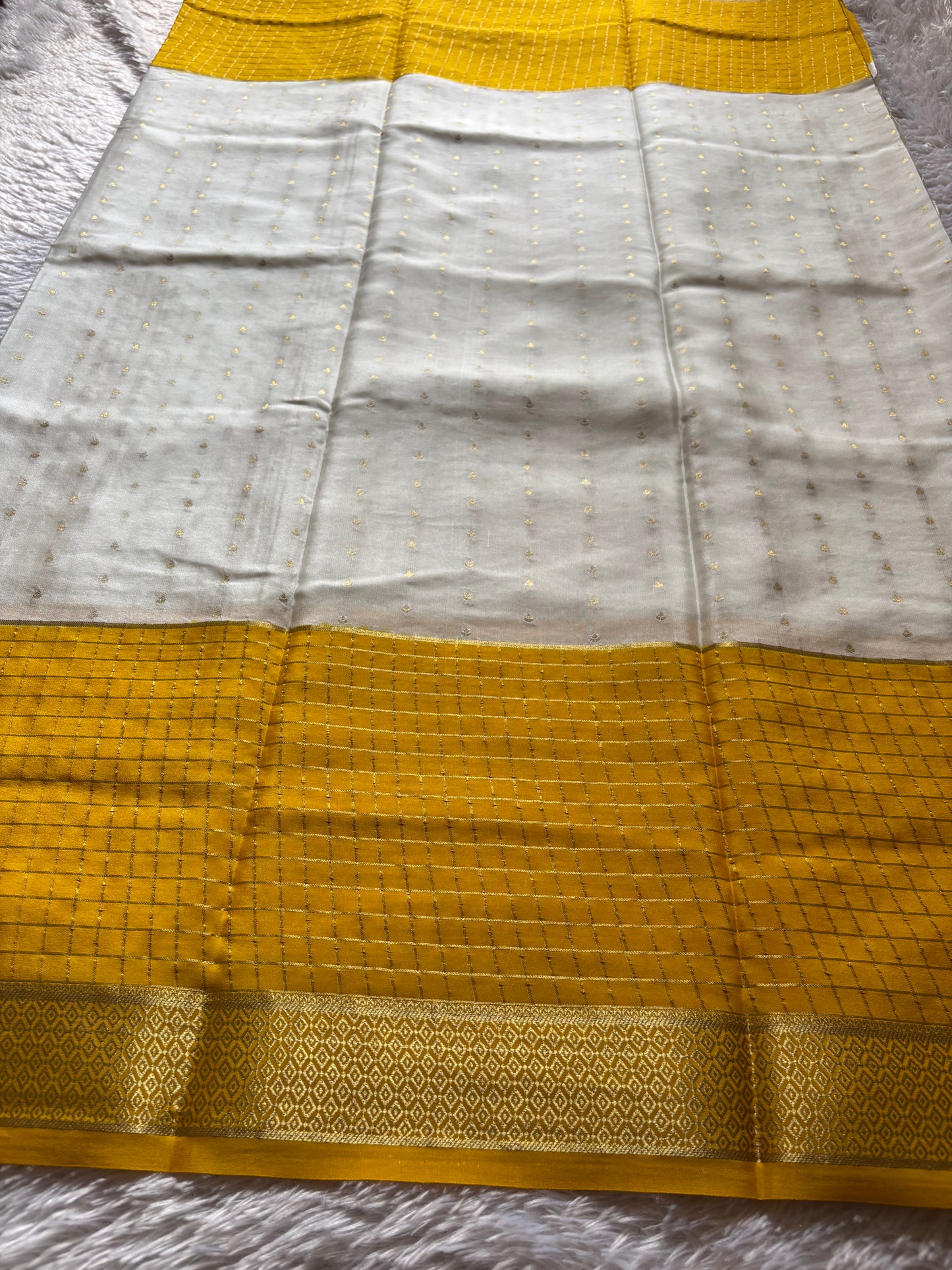 Kavya (2D) : Off white-golden yellow
