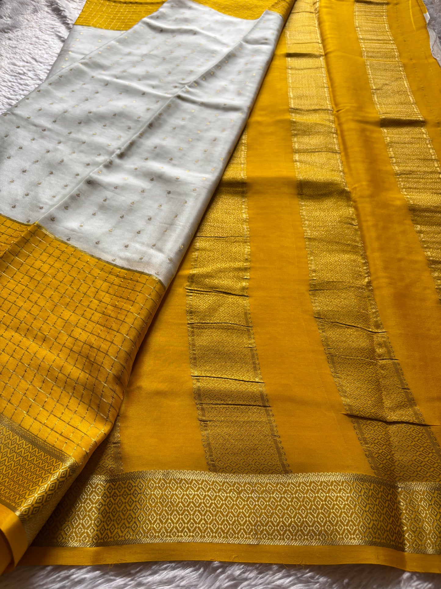 Kavya (2D) : Off white-golden yellow