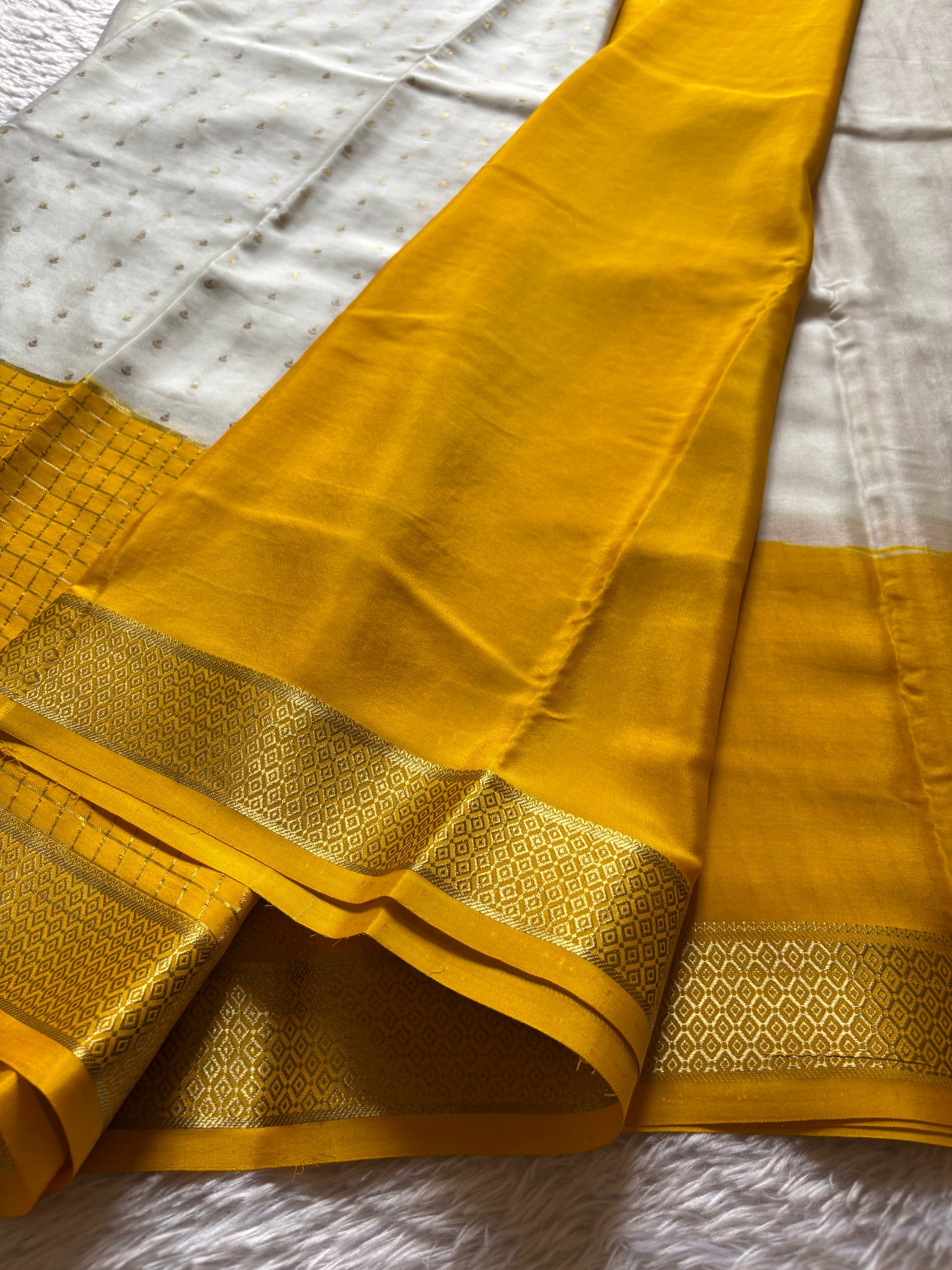 Kavya (2D) : Off white-golden yellow